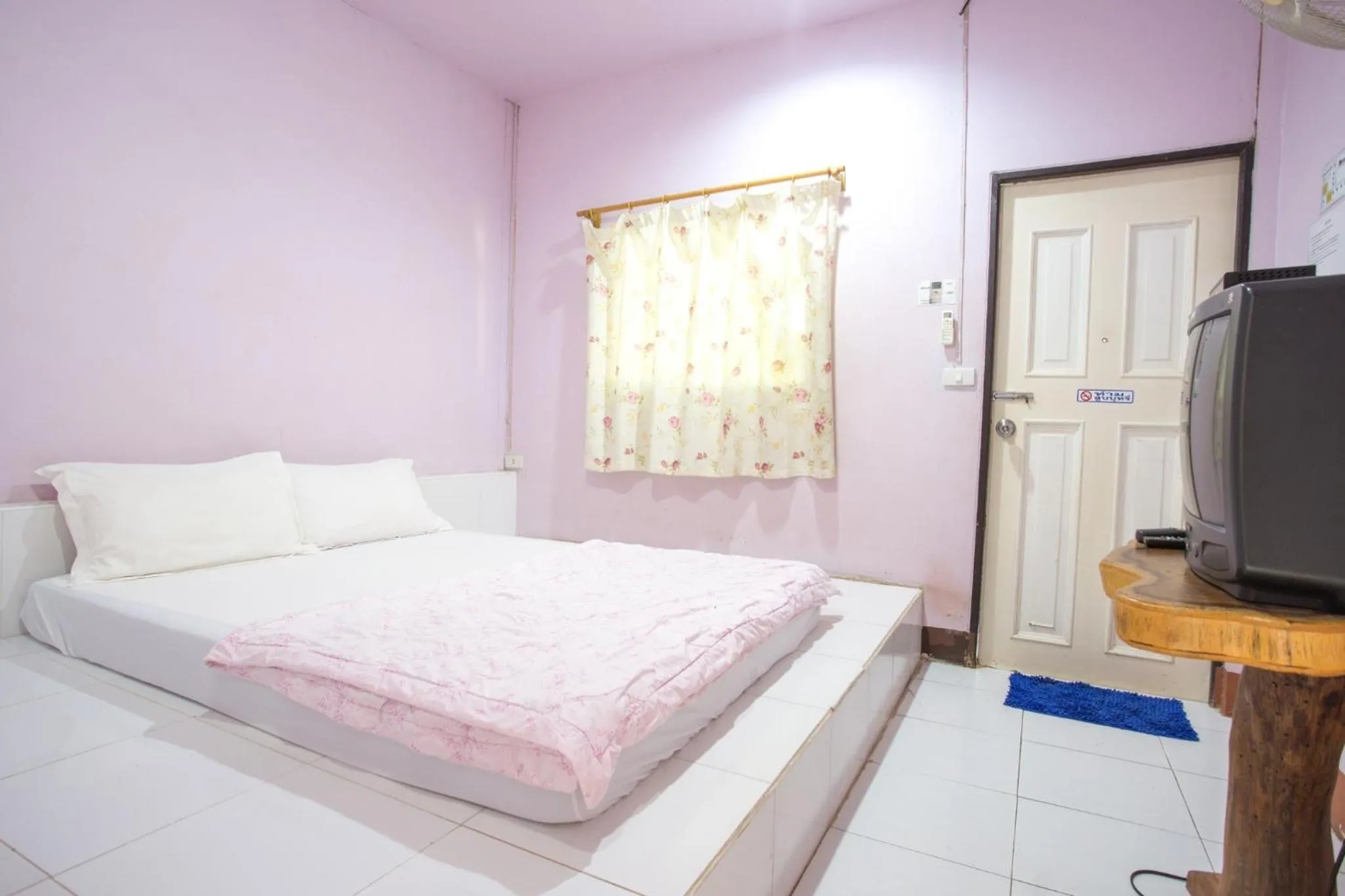 Bedroom, Bed in Greenhouse resort