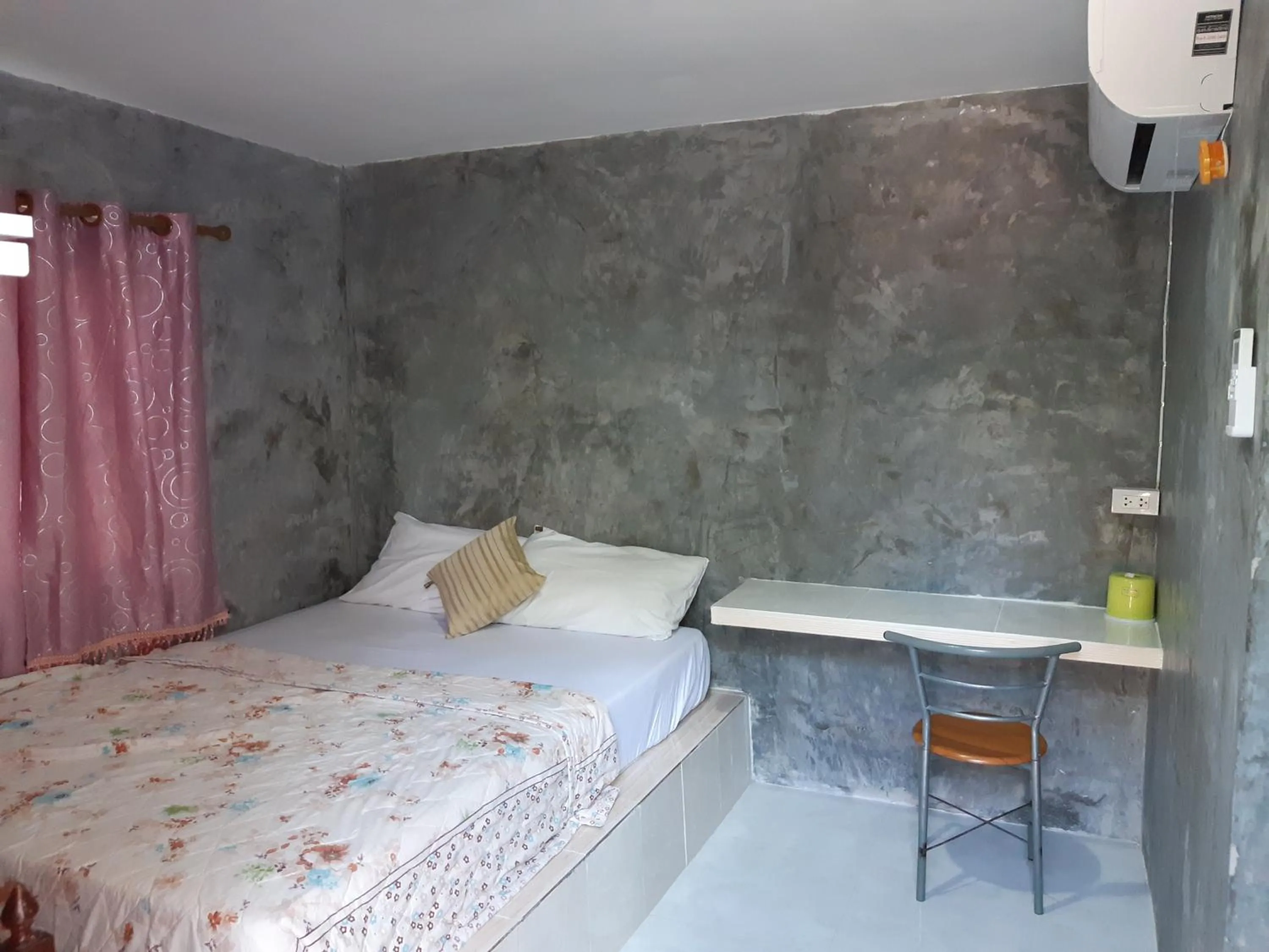 Bedroom, Bed in Greenhouse resort