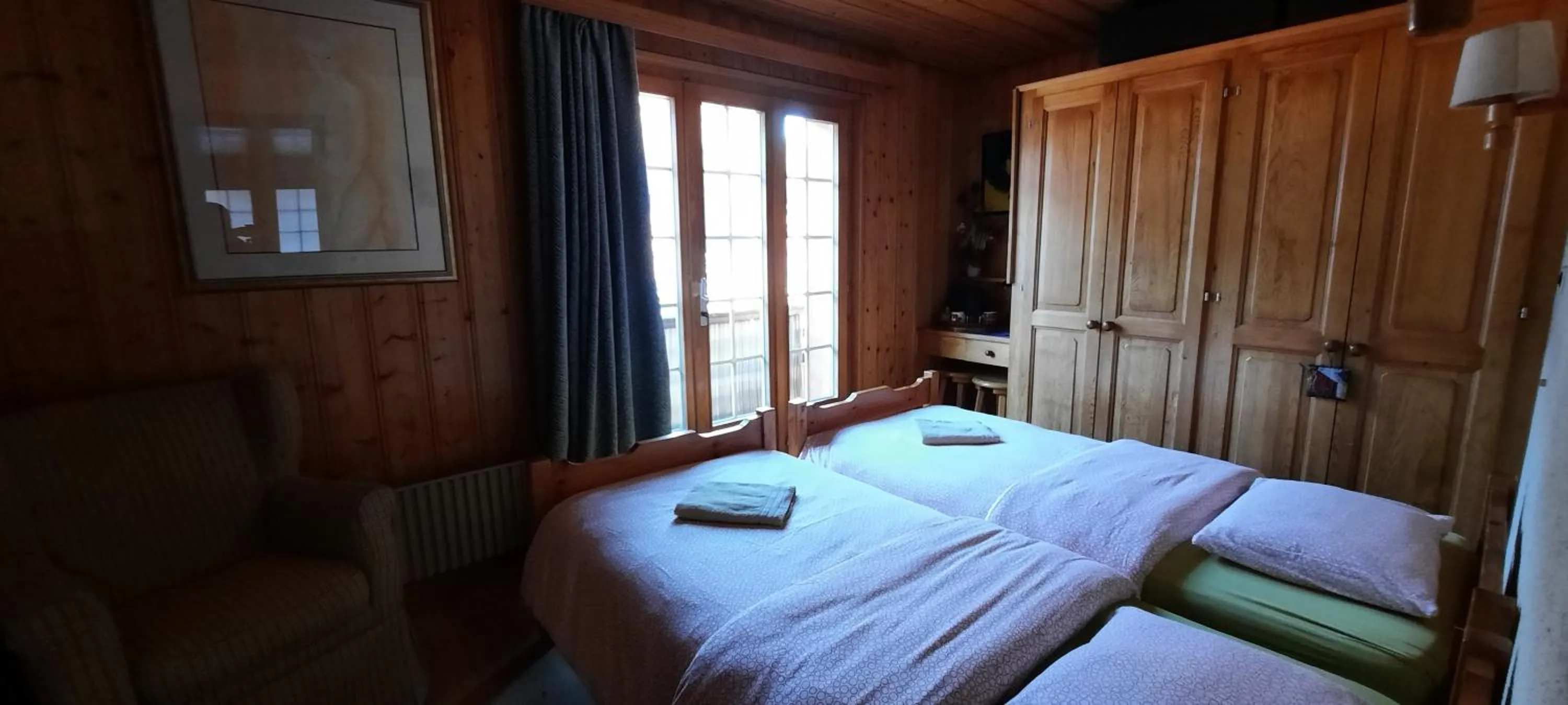 Photo of the whole room, Bed in BnB Claudy et Elizabeth Michellod-Dutheil