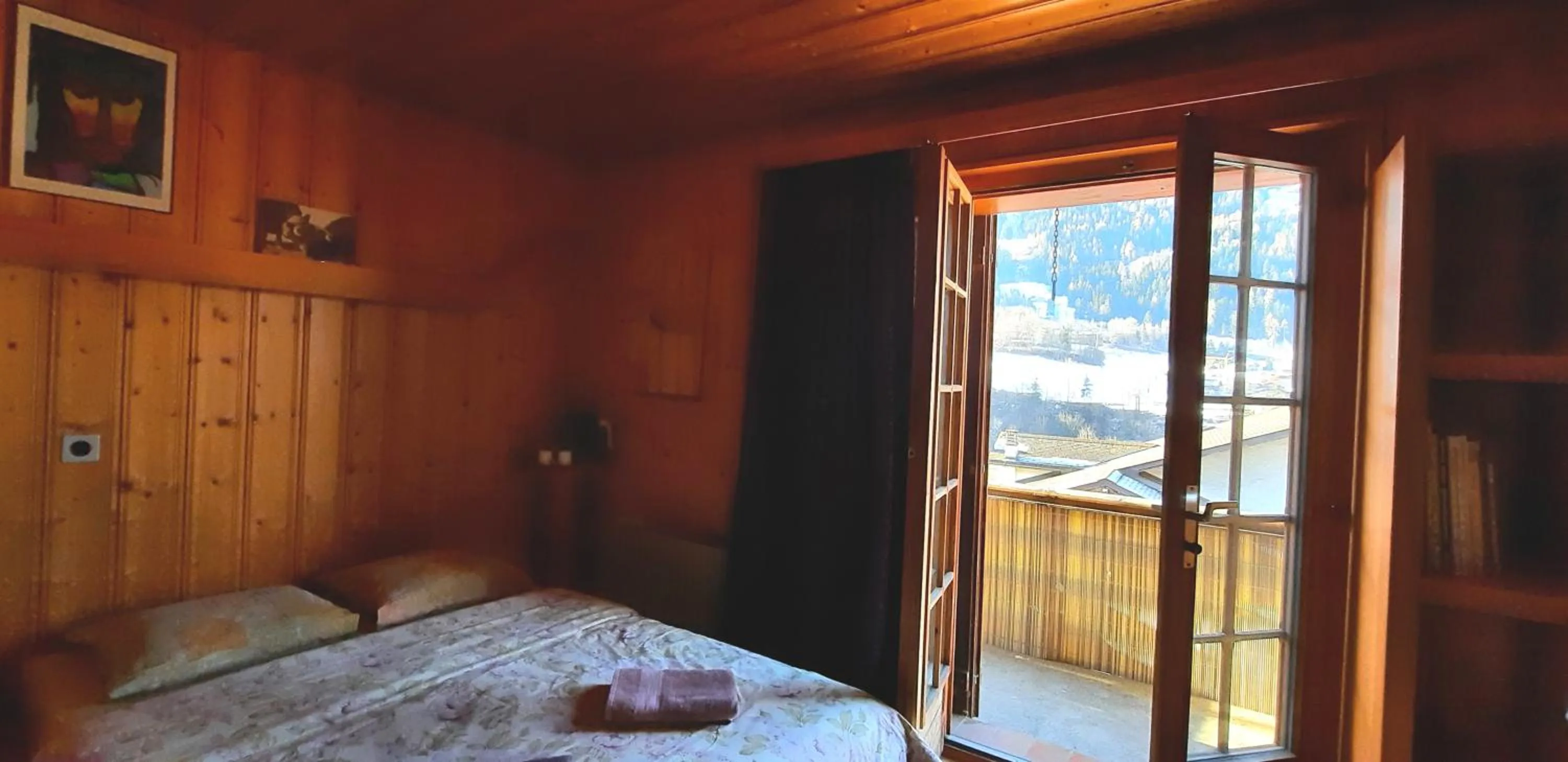 Mountain view, Bed in BnB Claudy et Elizabeth Michellod-Dutheil