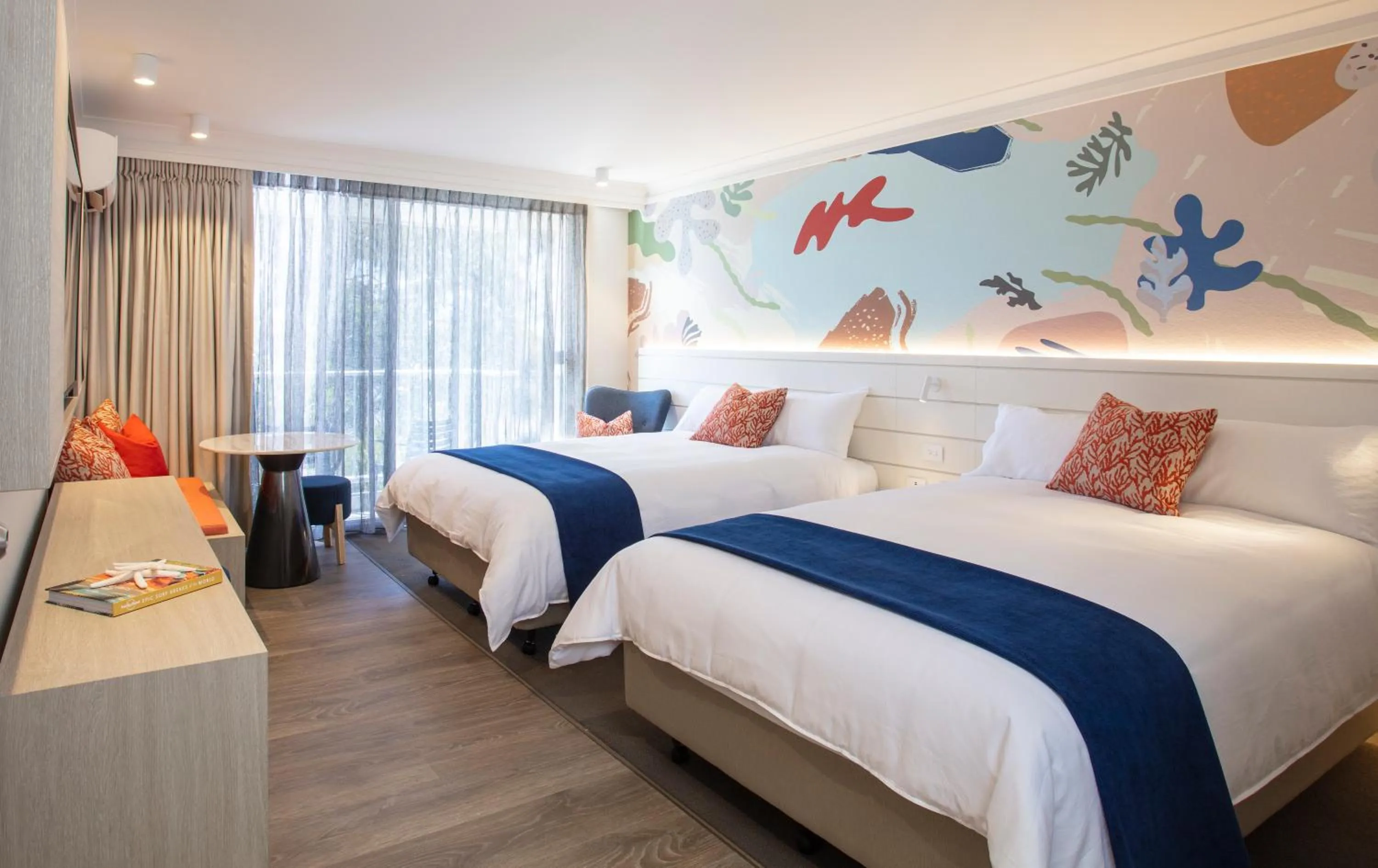 Deluxe Queen Room + Entry to 3 Theme Parks in Sea World Resort