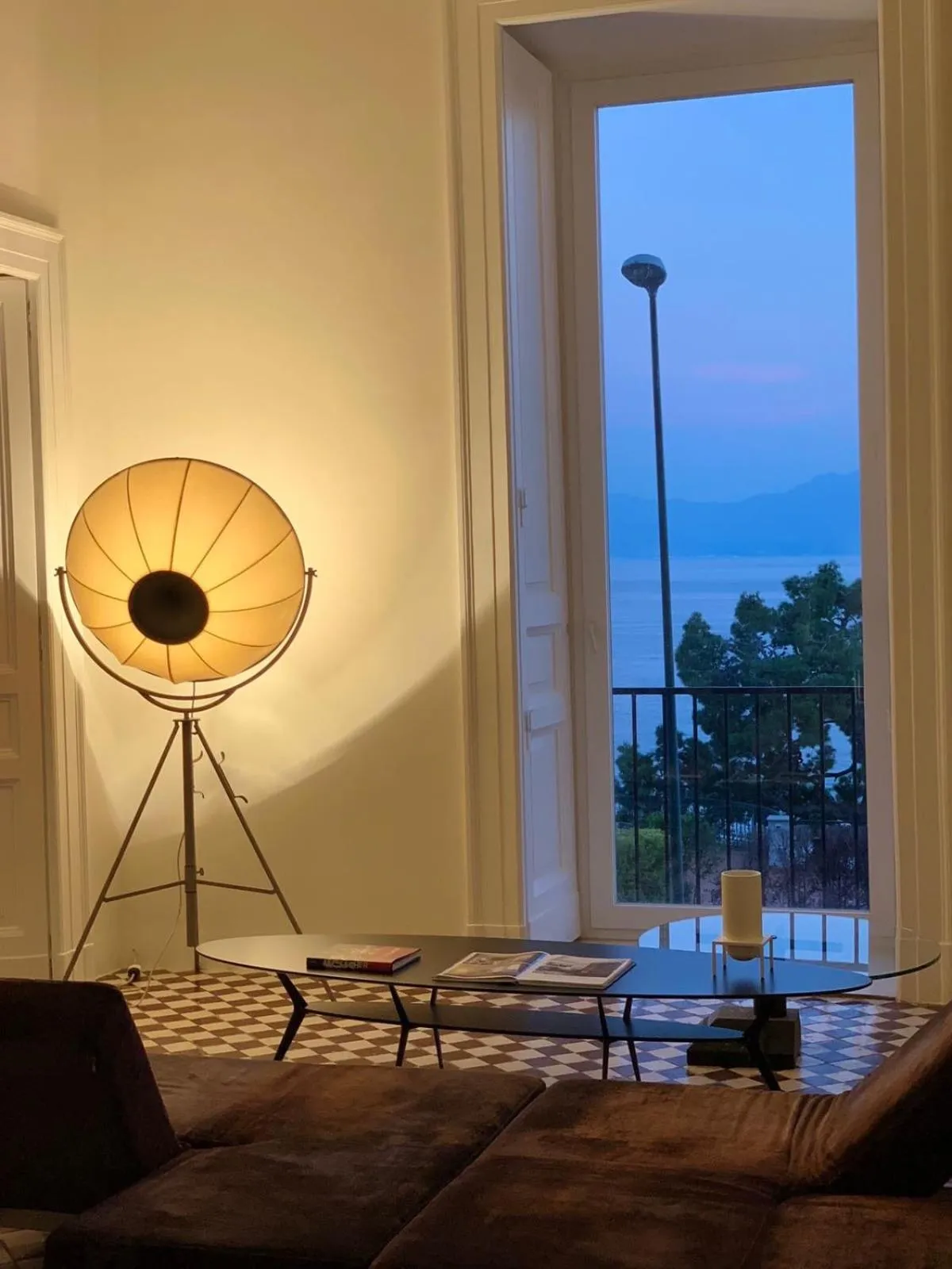 Communal lounge/ TV room in PrimoPianoPosillipo