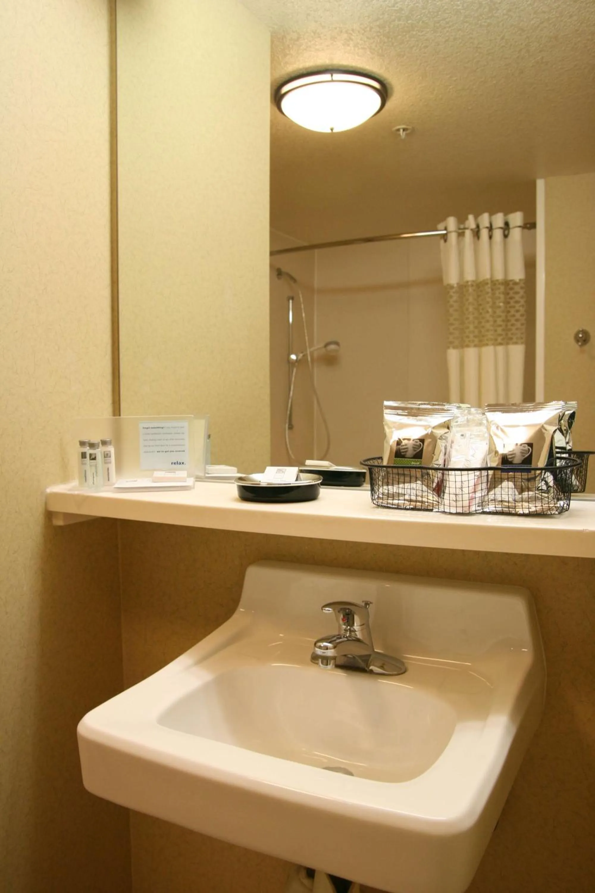 Bathroom in Hampton Inn San Marcos