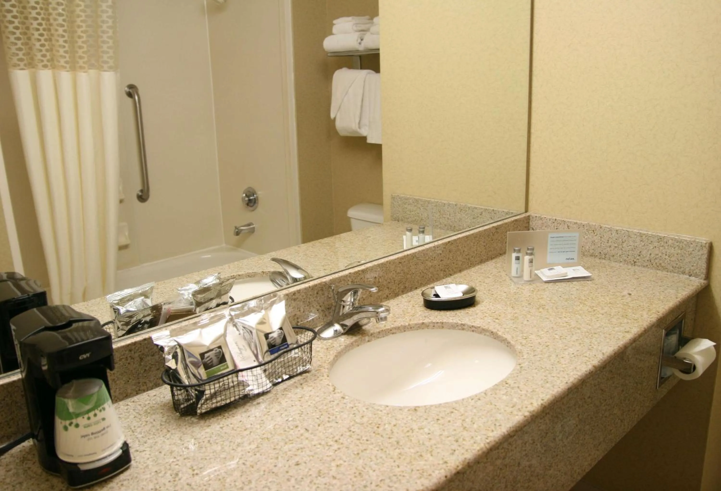 Bathroom in Hampton Inn San Marcos