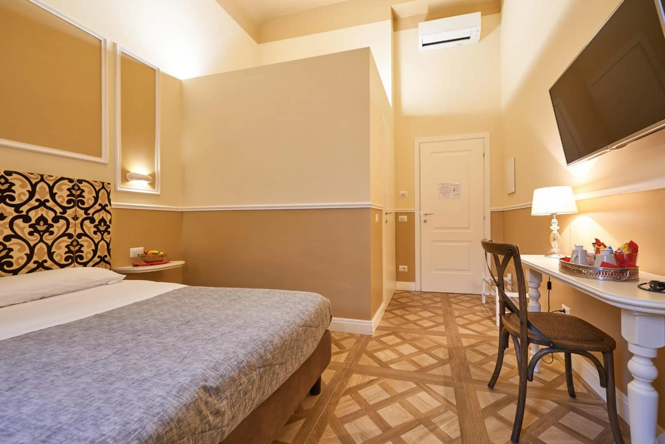 Bedroom, Bed in B&B Le Stanze del Duomo