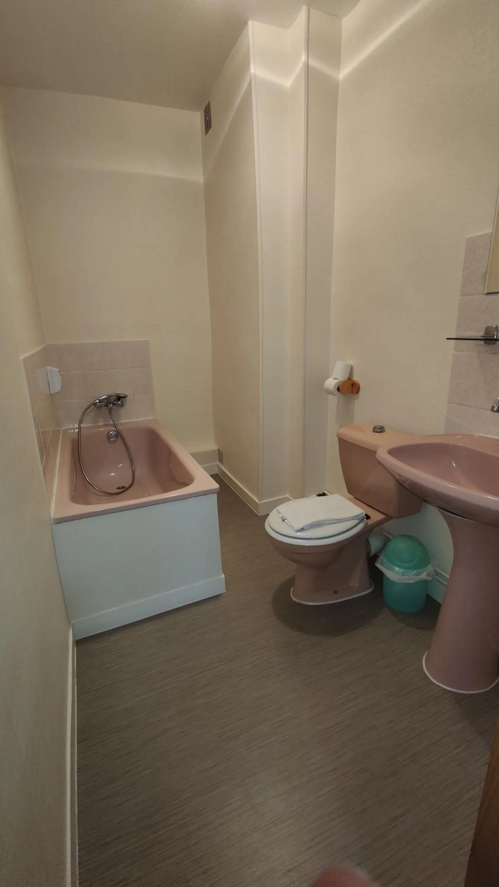 Bath in Hotel Angleterre