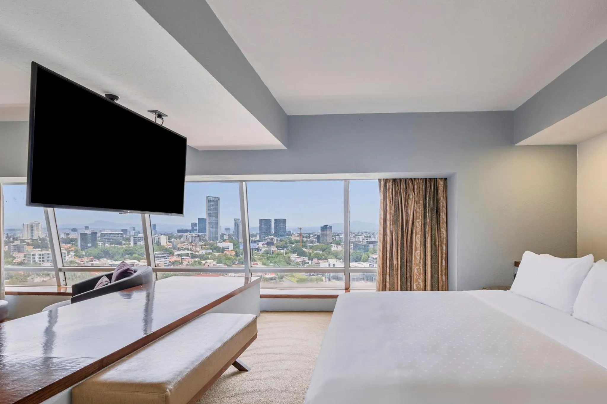 Photo of the whole room, Bed in Fiesta Americana Guadalajara