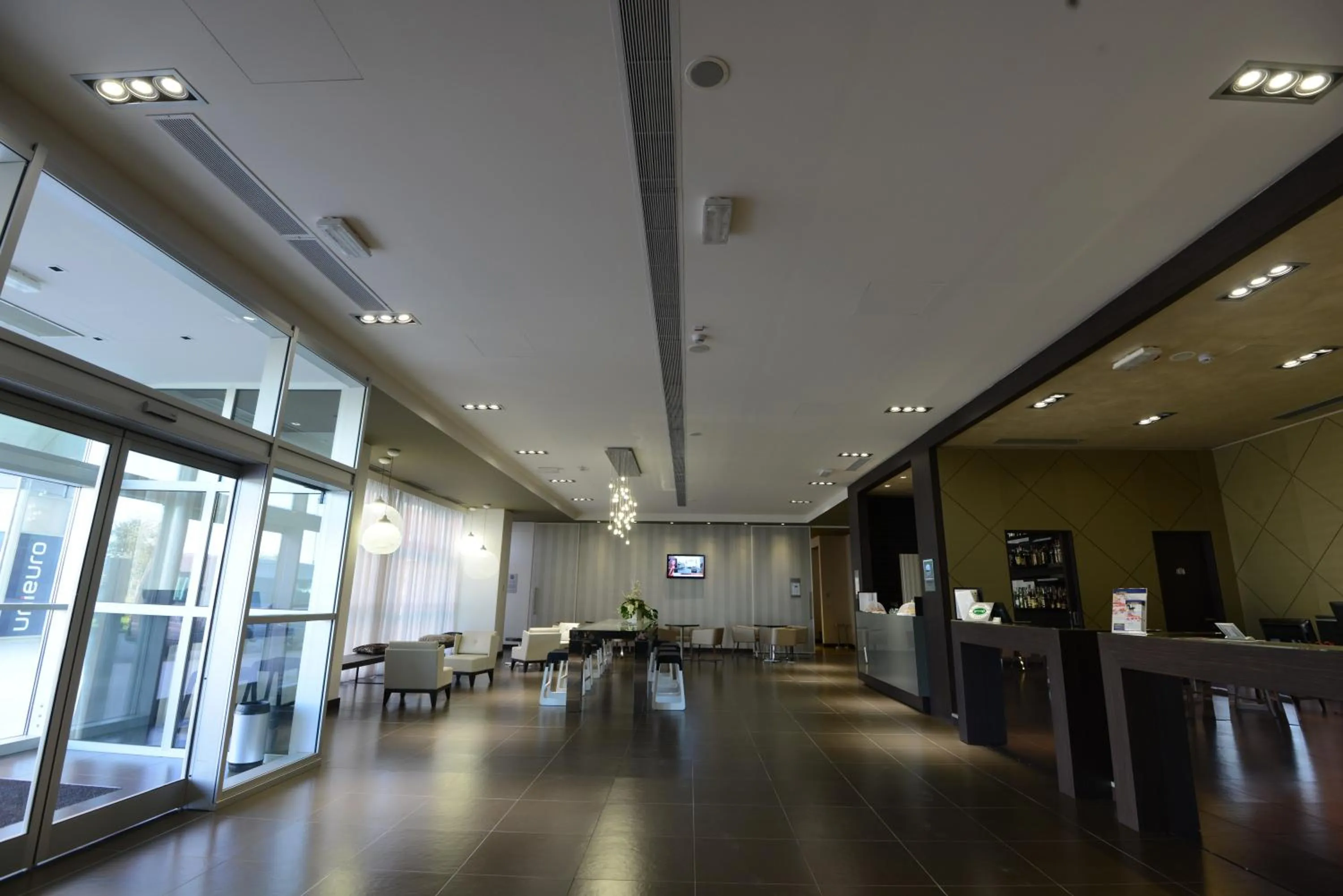 Lobby or reception in Best Western Premier CHC Airport