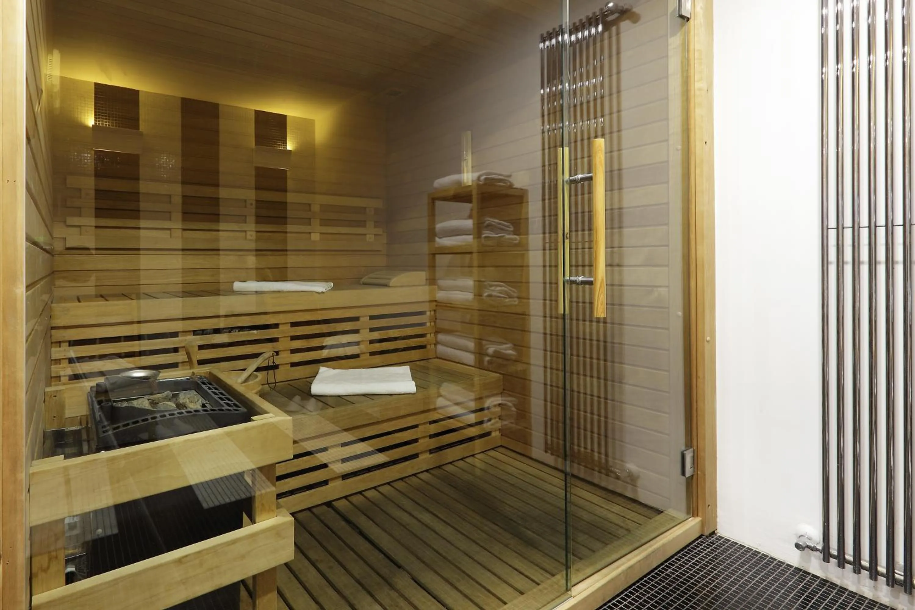 Spa and wellness centre/facilities in Best Western Premier CHC Airport