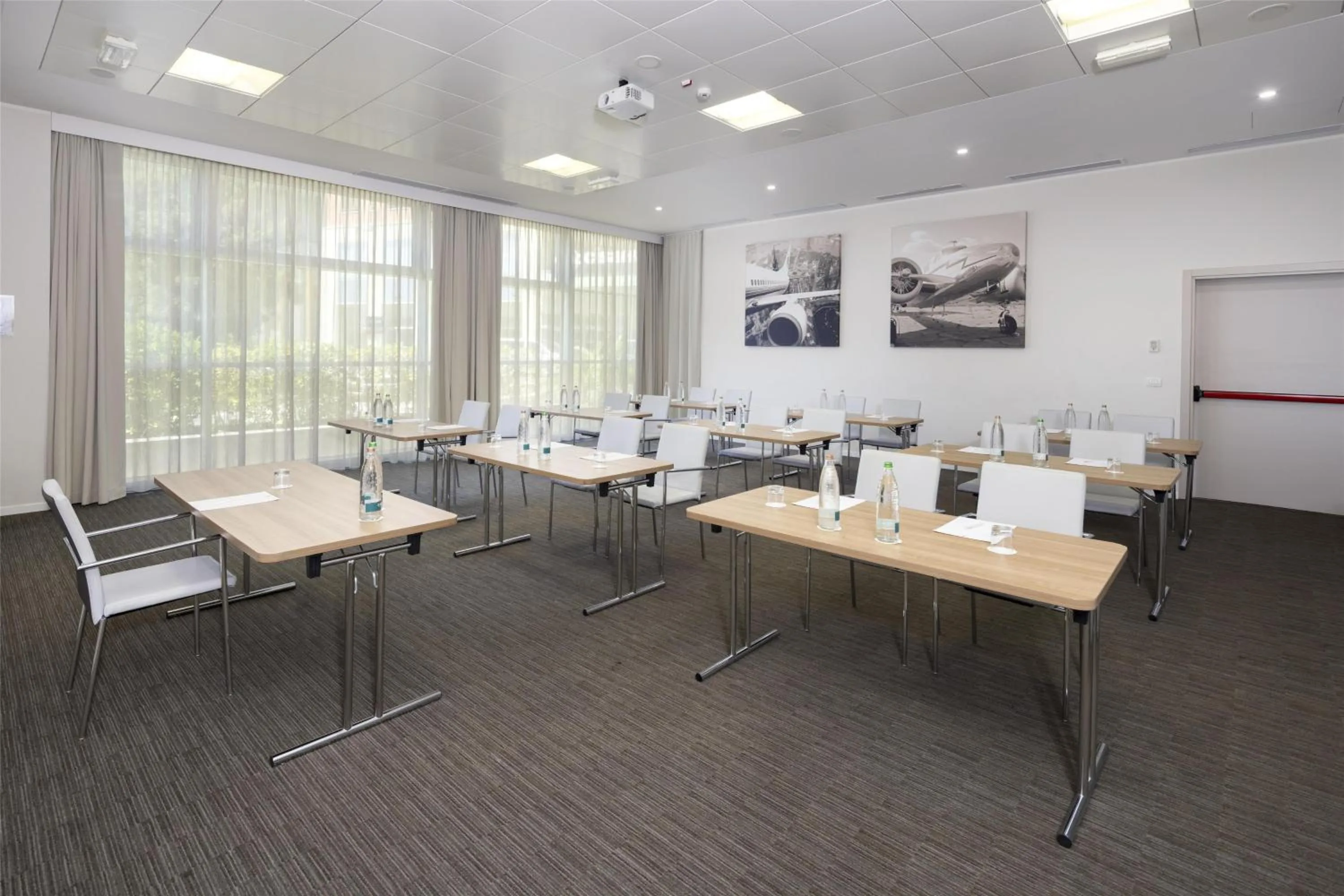 Meeting/conference room in Best Western Premier CHC Airport