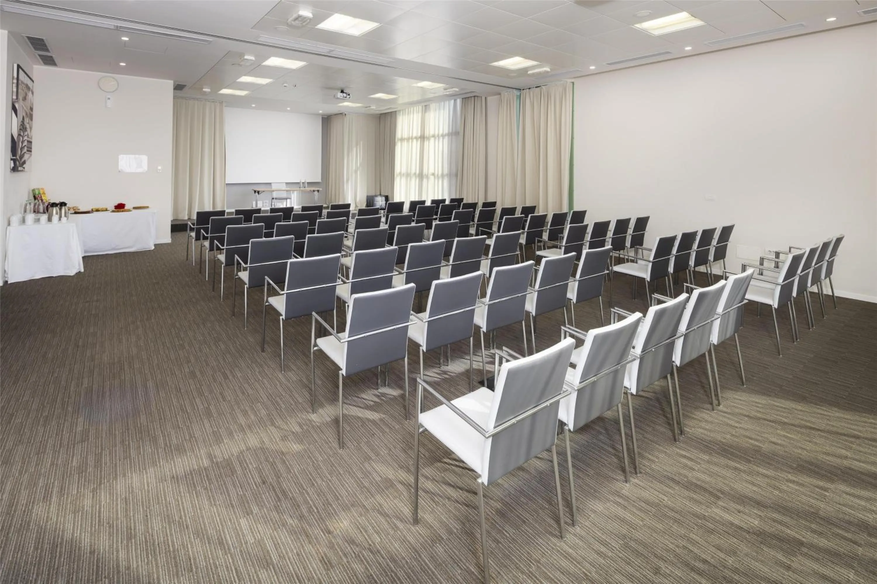 Meeting/conference room in Best Western Premier CHC Airport