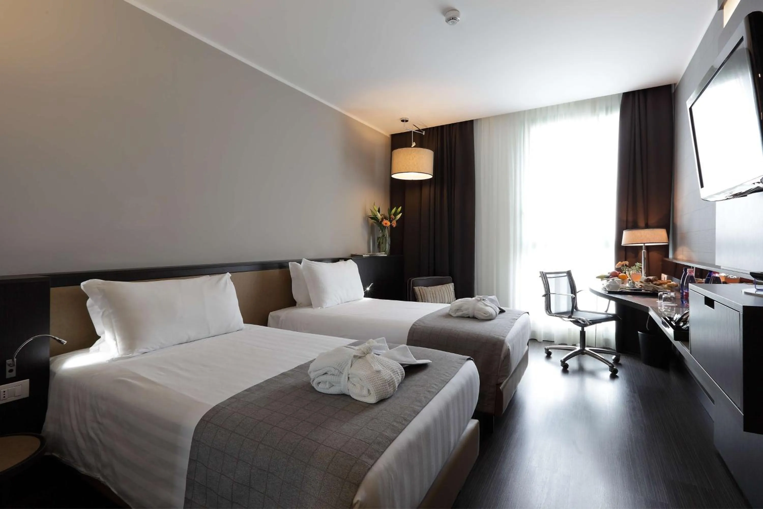 Standard Double Room with Two Single Beds - Non-Smoking in Best Western Premier CHC Airport