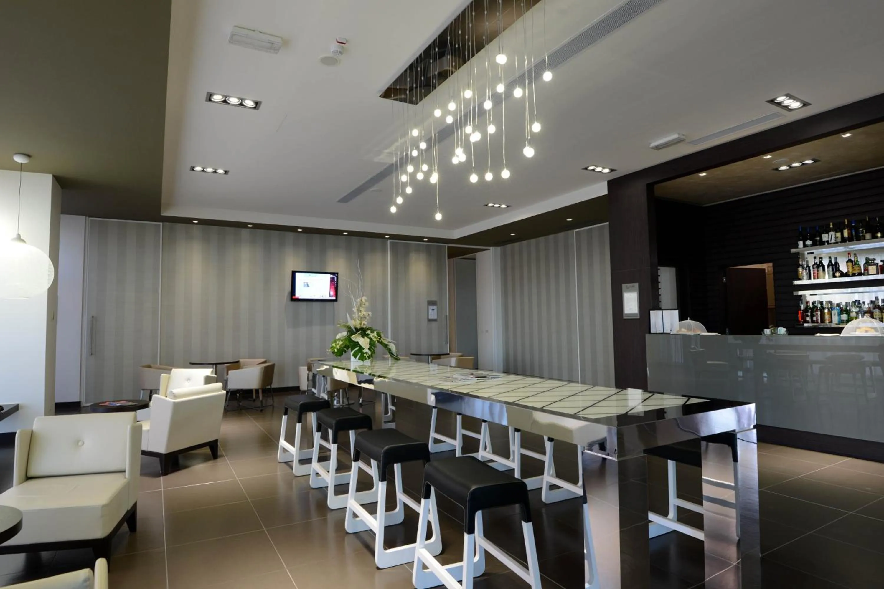 Lounge or bar in Best Western Premier CHC Airport