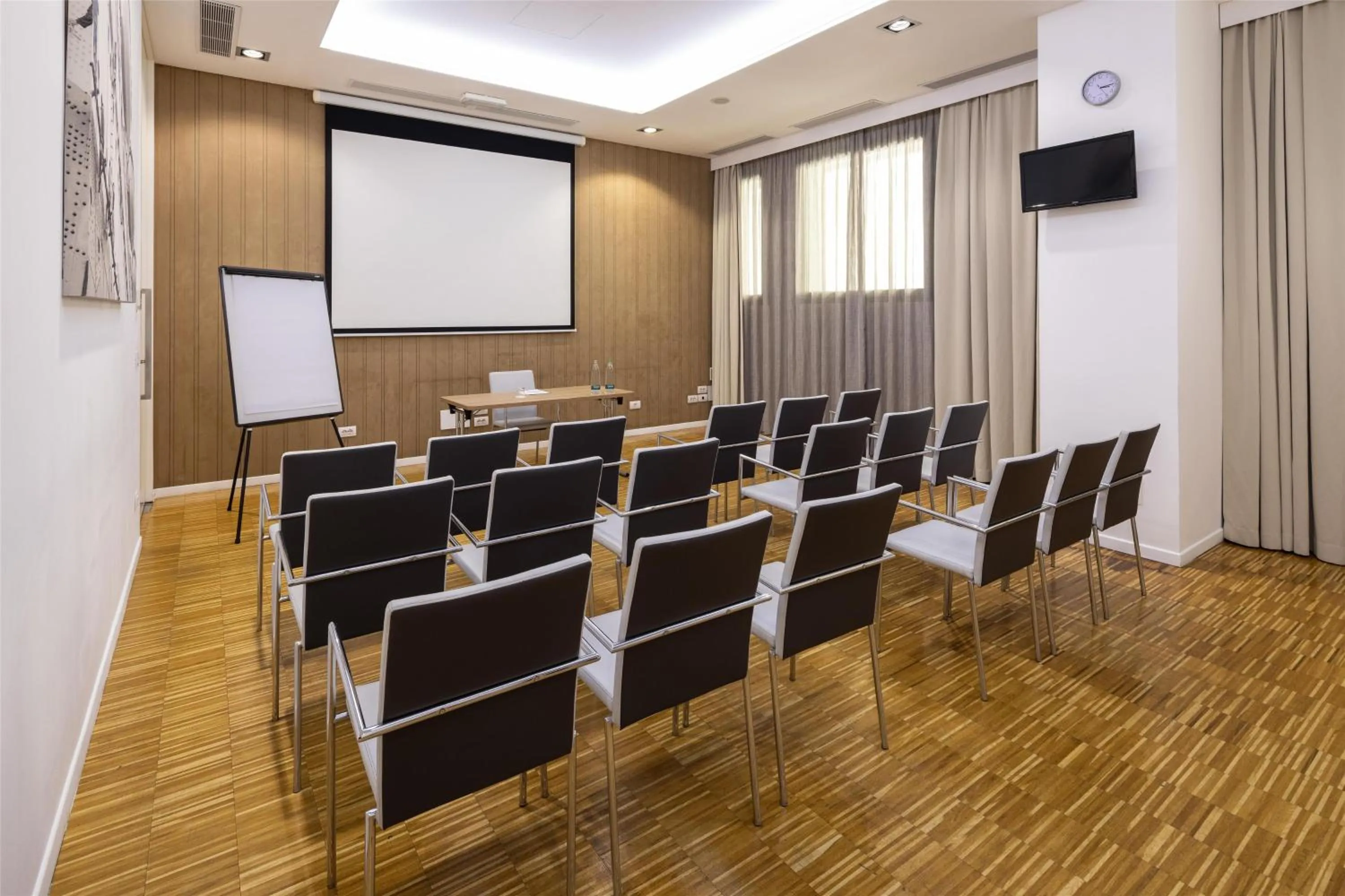Meeting/conference room in Best Western Premier CHC Airport