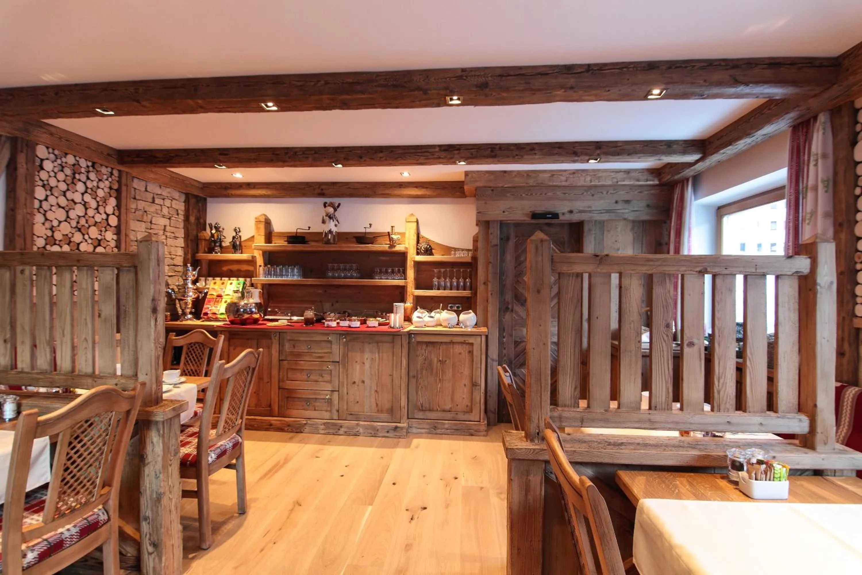 Decorative detail in Garni des Alpes