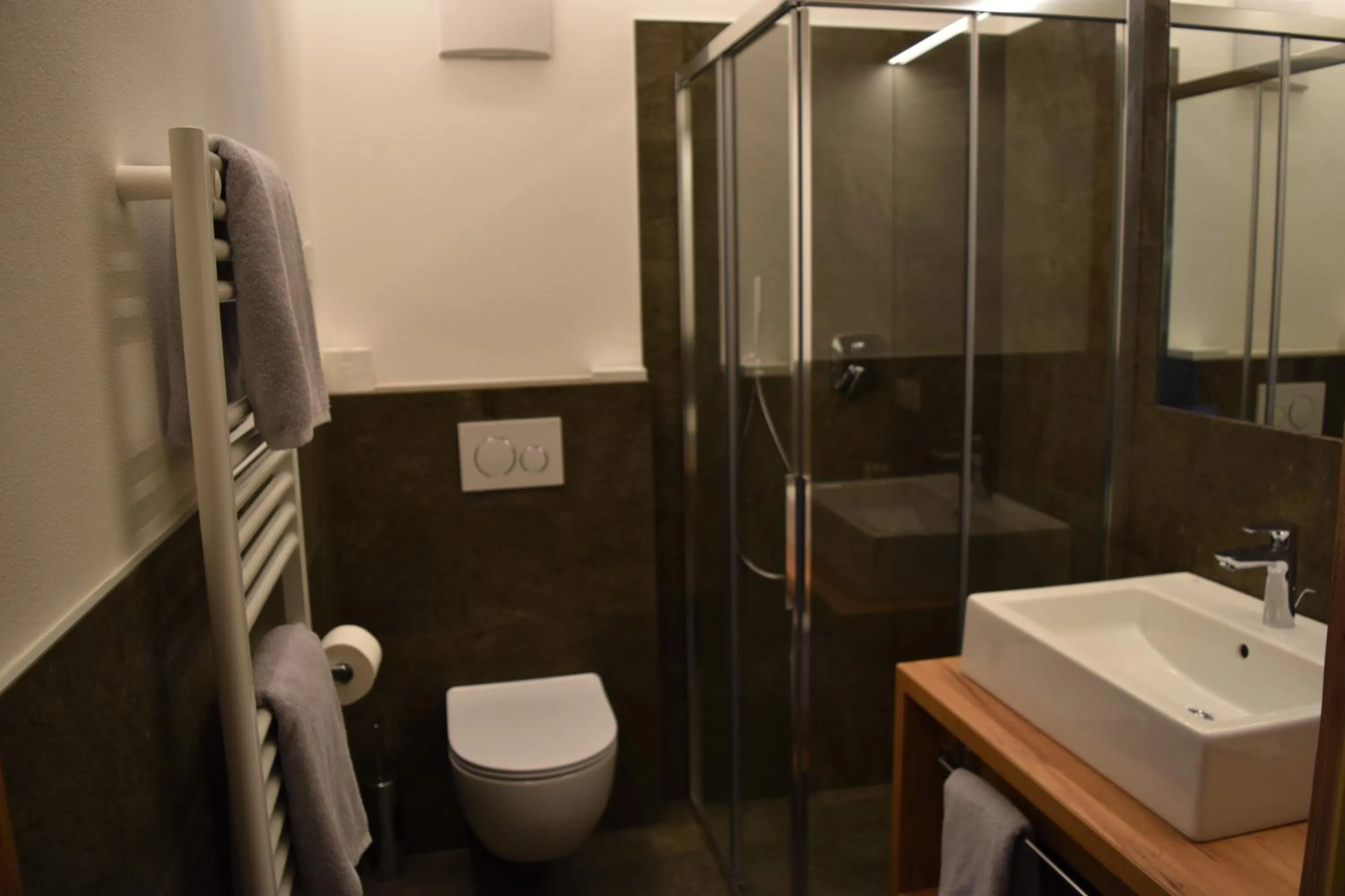 Bathroom in Garni des Alpes