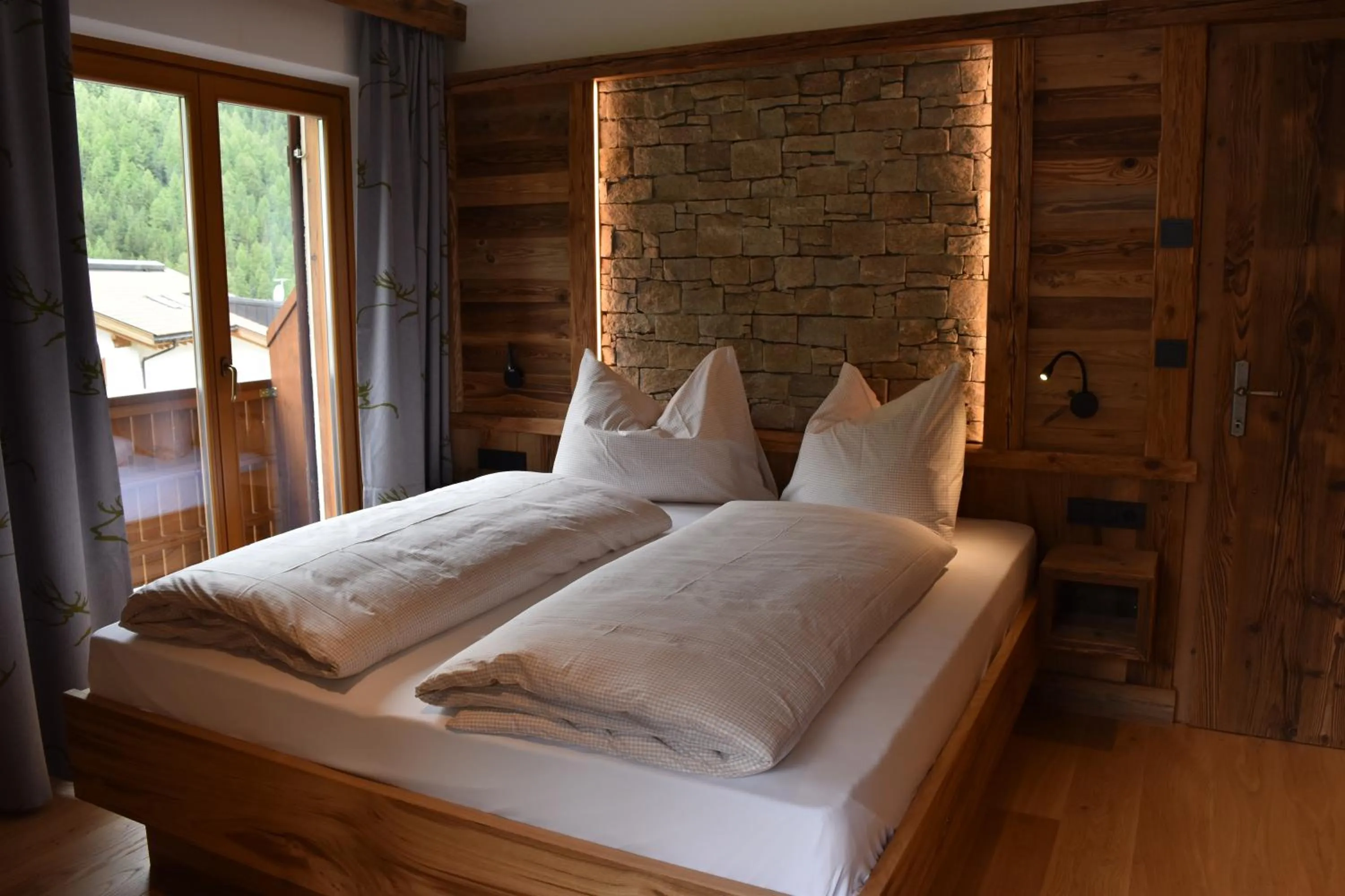 Bedroom, Bed in Garni des Alpes