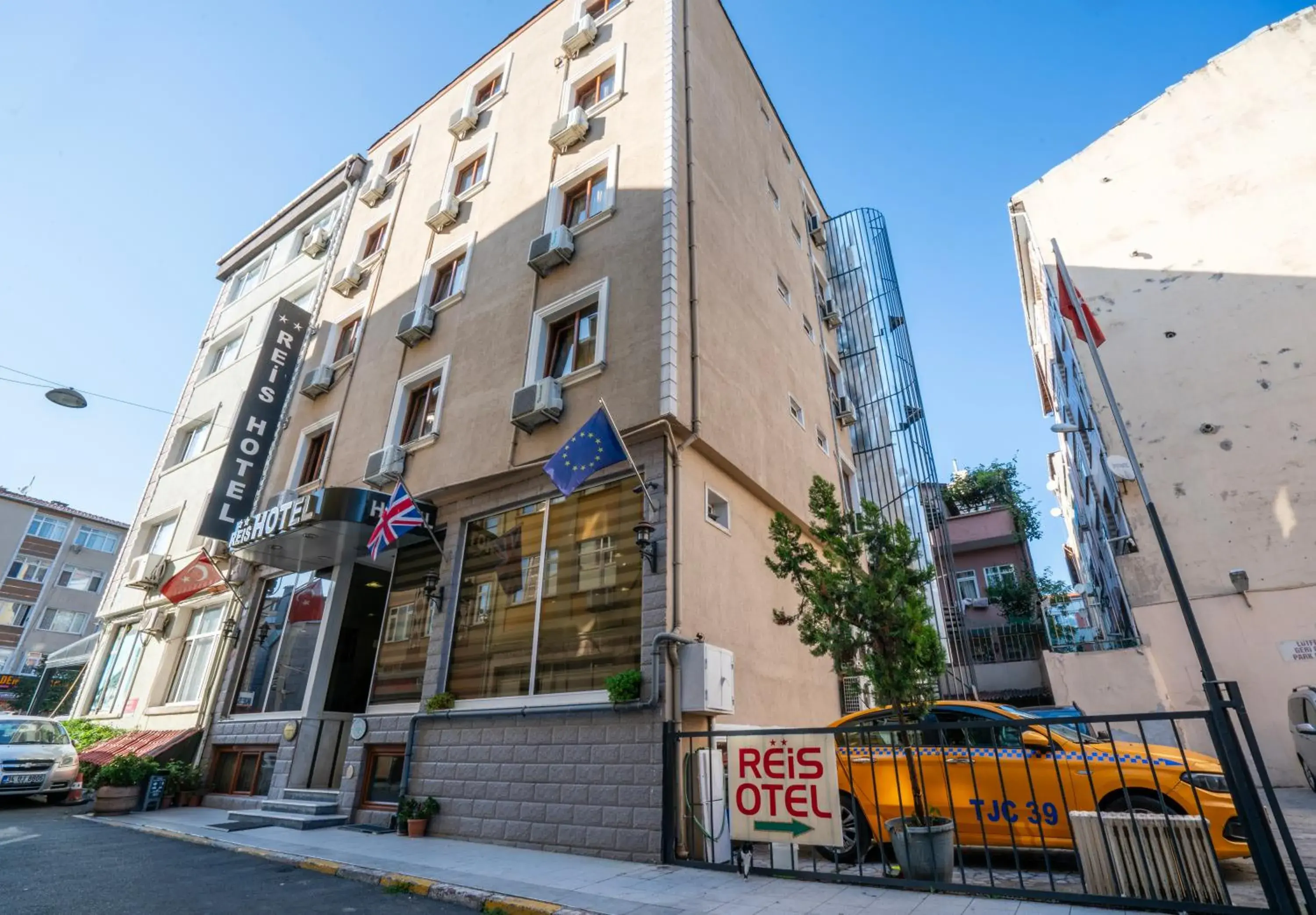 Standard Double Room in Grand Reis Hotel Standard Double Room in Grand Reis Hotel