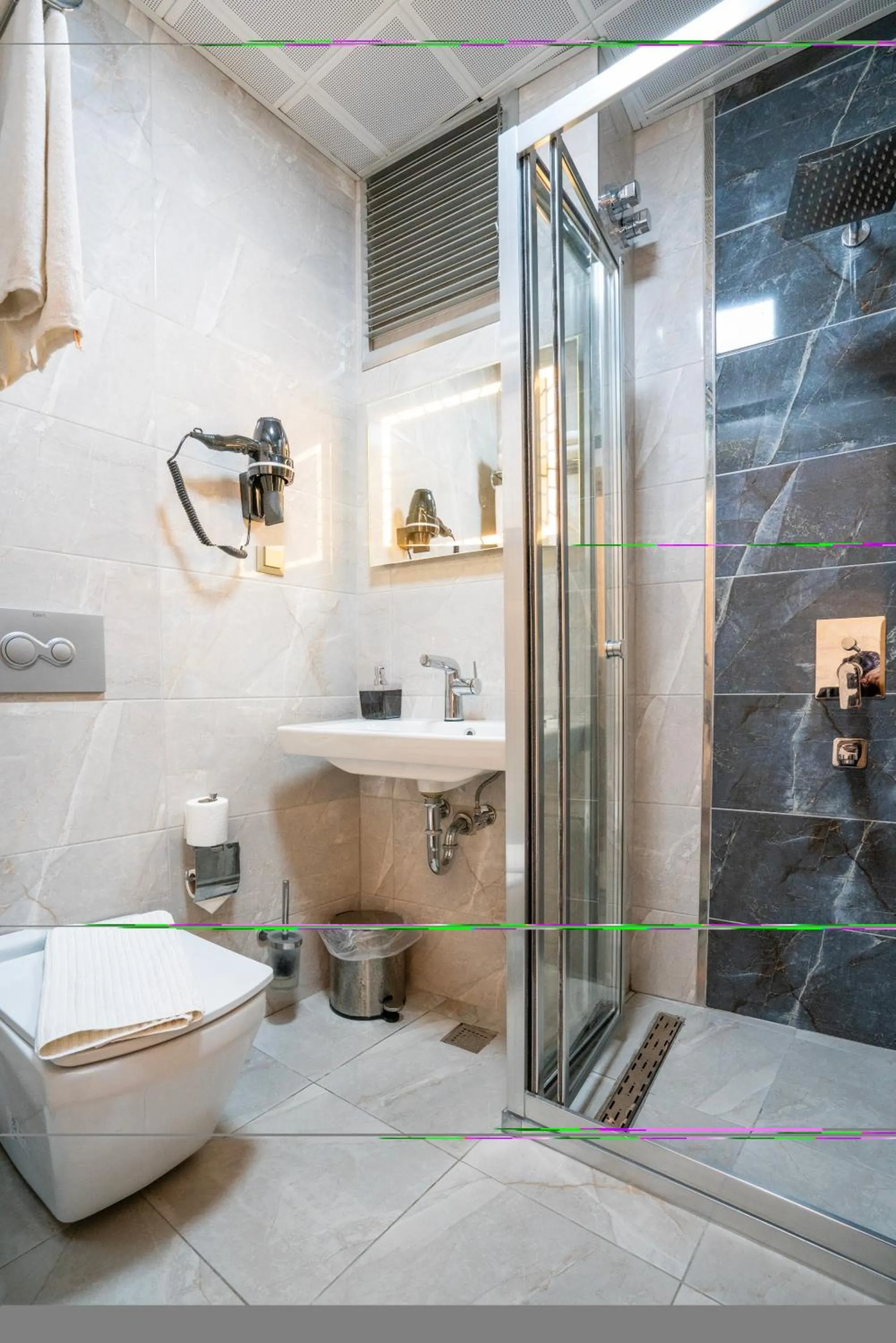 Bathroom in Grand Reis Hotel