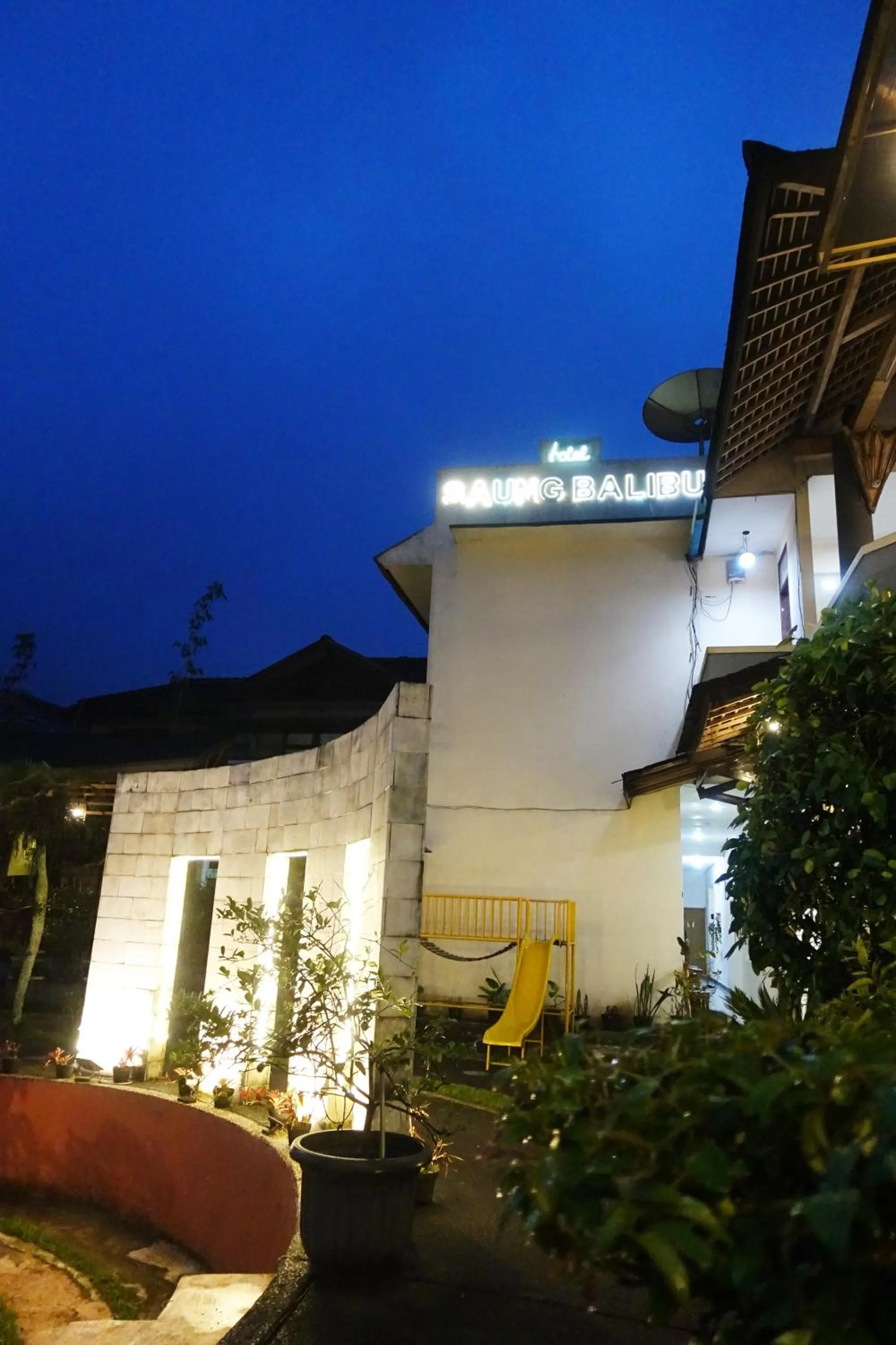 Property building in Saung Balibu Hotel