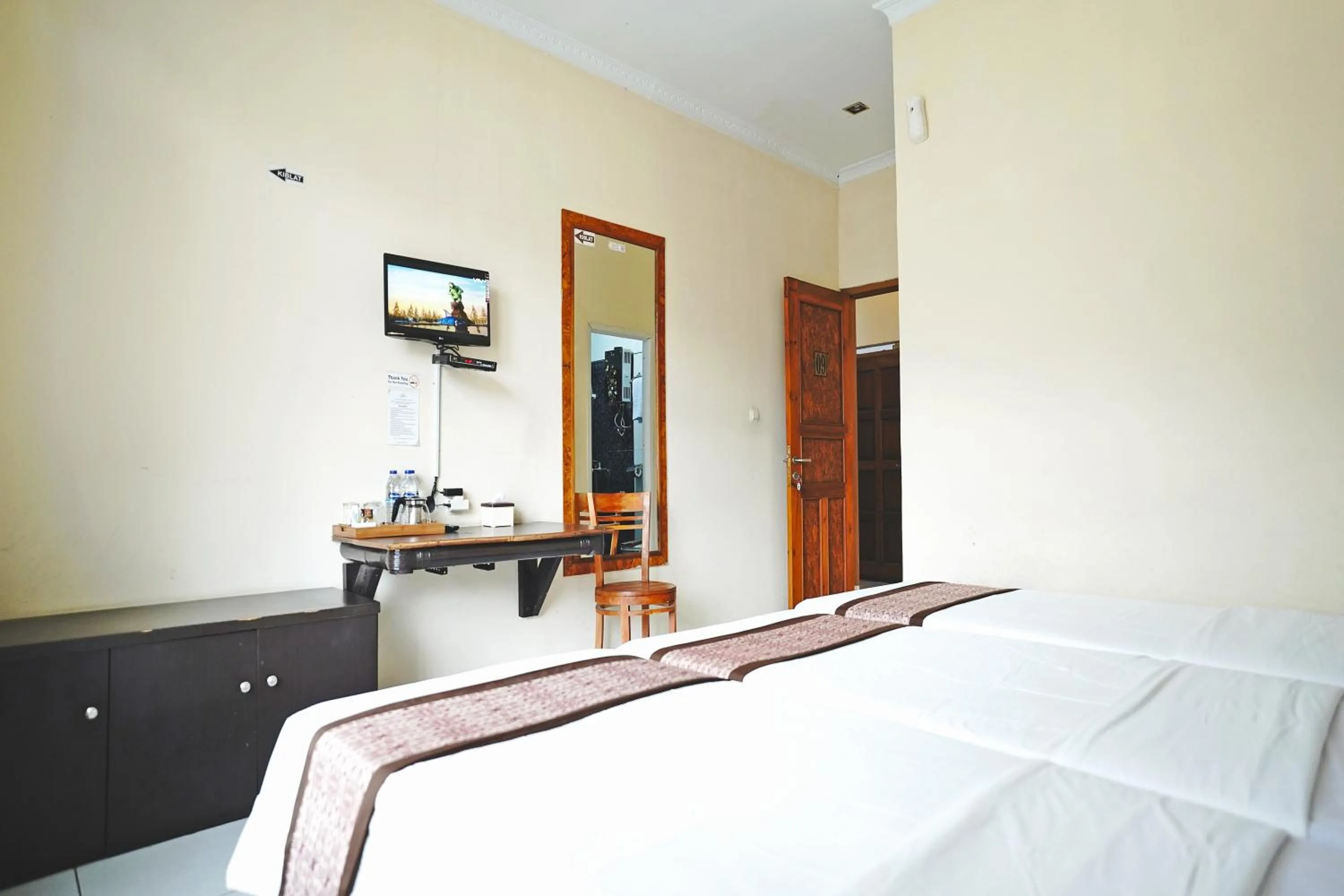 Bed in Saung Balibu Hotel