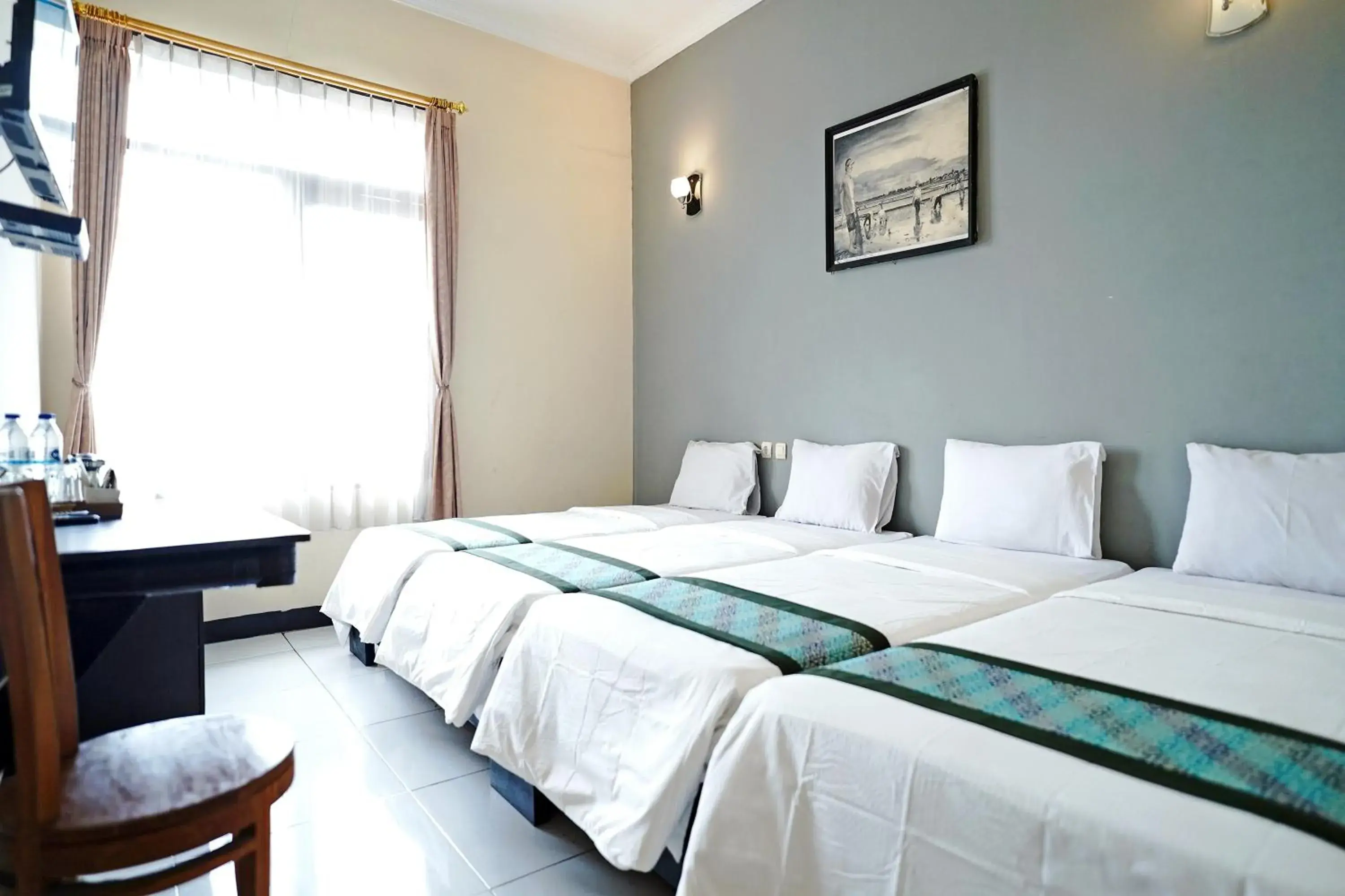 Deluxe Double Room in Saung Balibu Hotel Deluxe Double Room in Saung Balibu Hotel