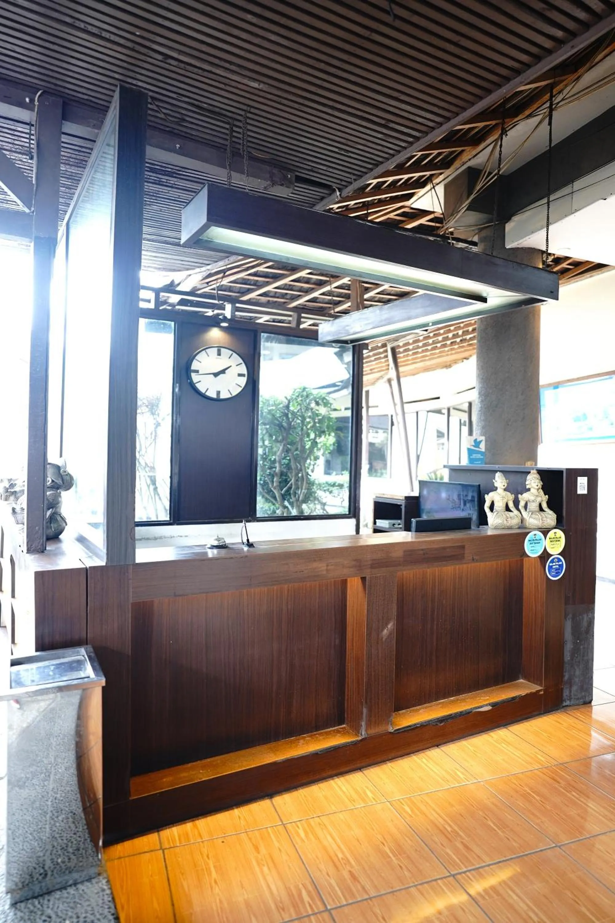 Lobby or reception in Saung Balibu Hotel