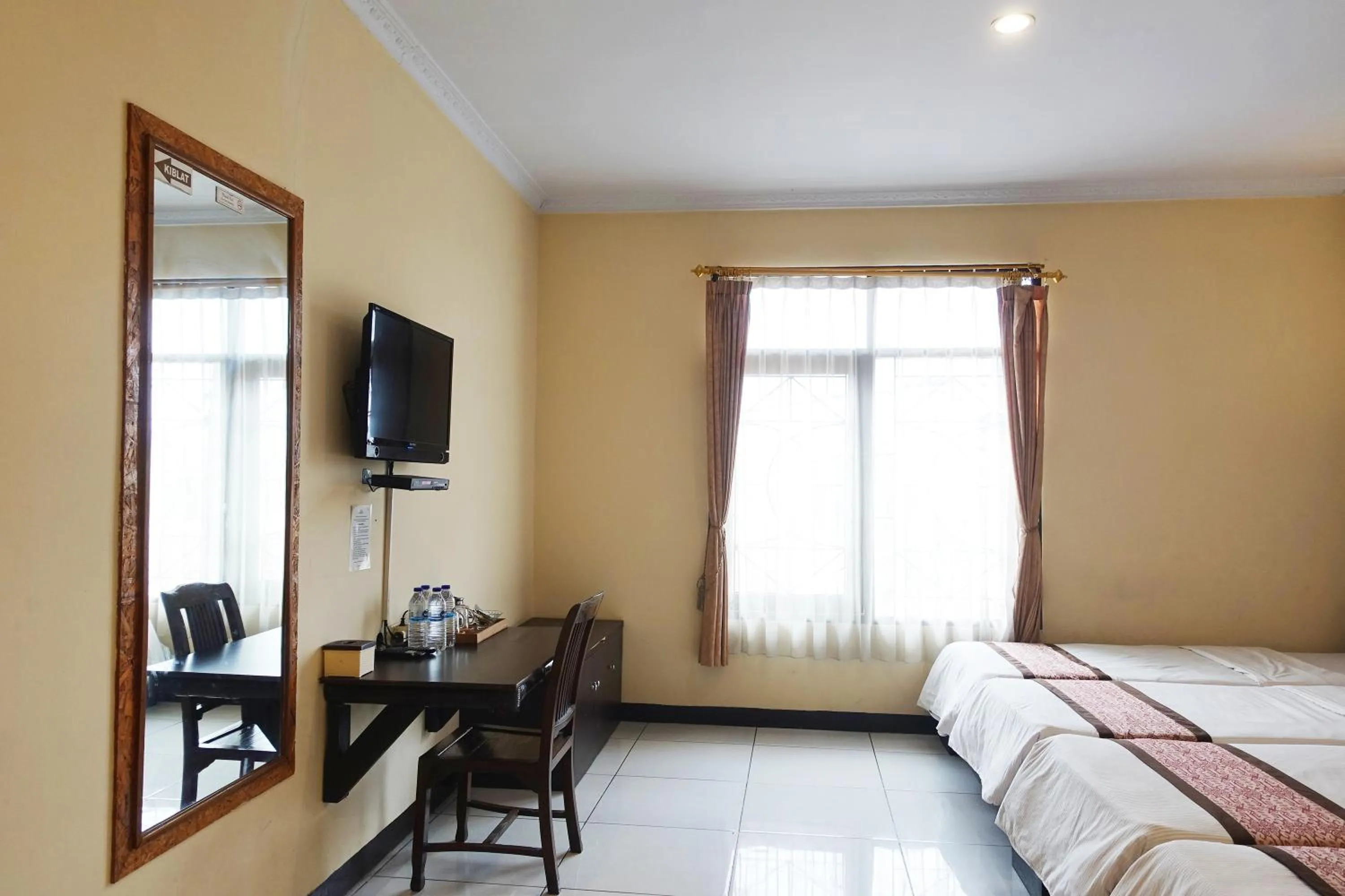 Bed in Saung Balibu Hotel