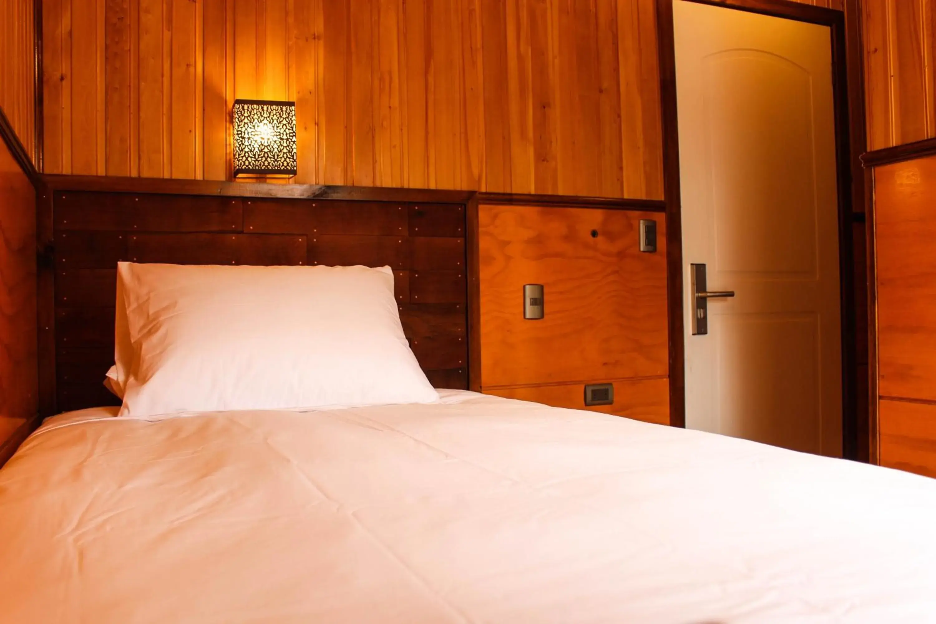 Single Room with Balcony in Hotel Aliwen Single Room with Balcony in Hotel Aliwen