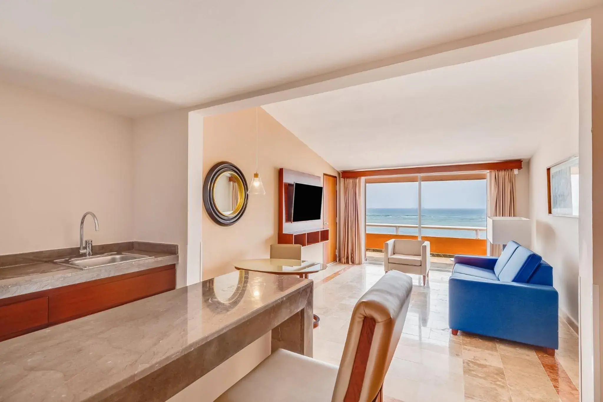 Master Suite in Grand Fiesta Americana Veracruz Master Suite in Grand Fiesta Americana Veracruz