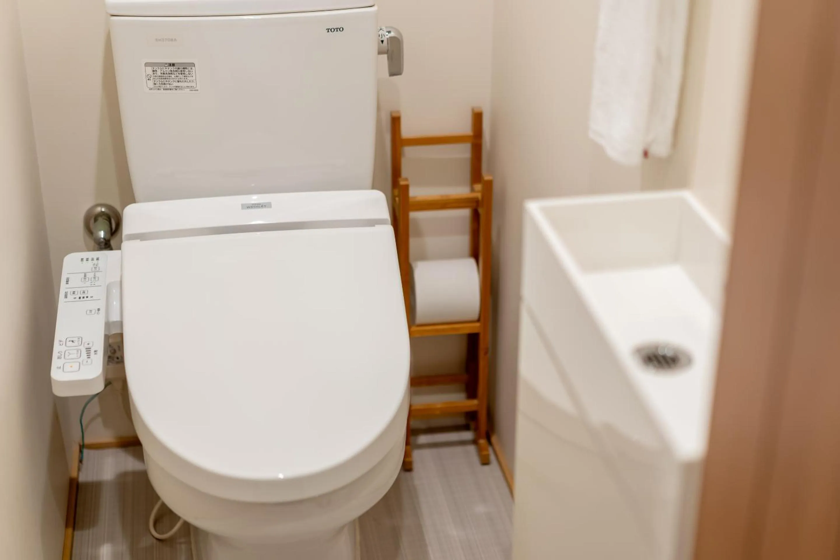 Toilet in RESI STAY Hachi Inn