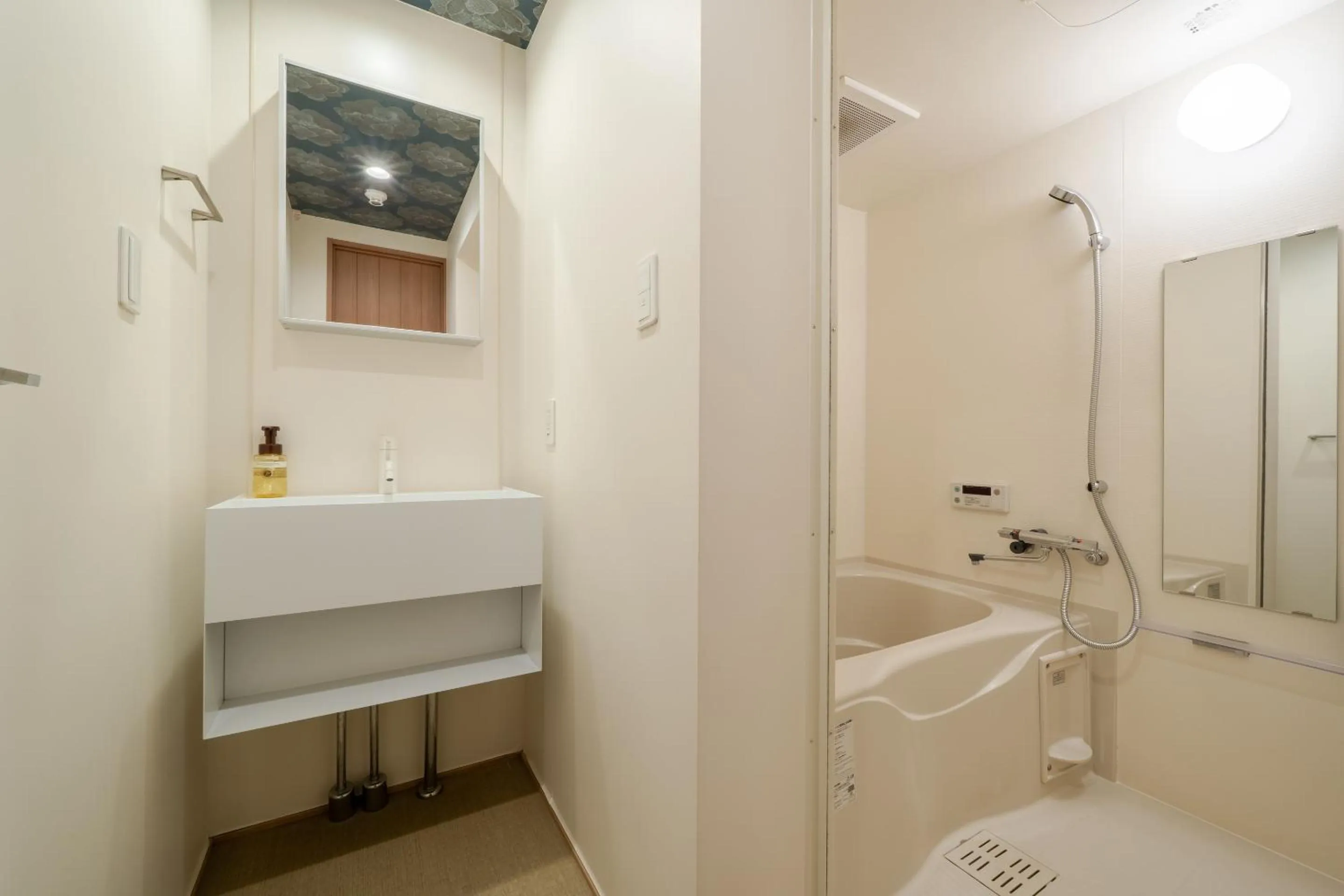 Bathroom in RESI STAY Hachi Inn