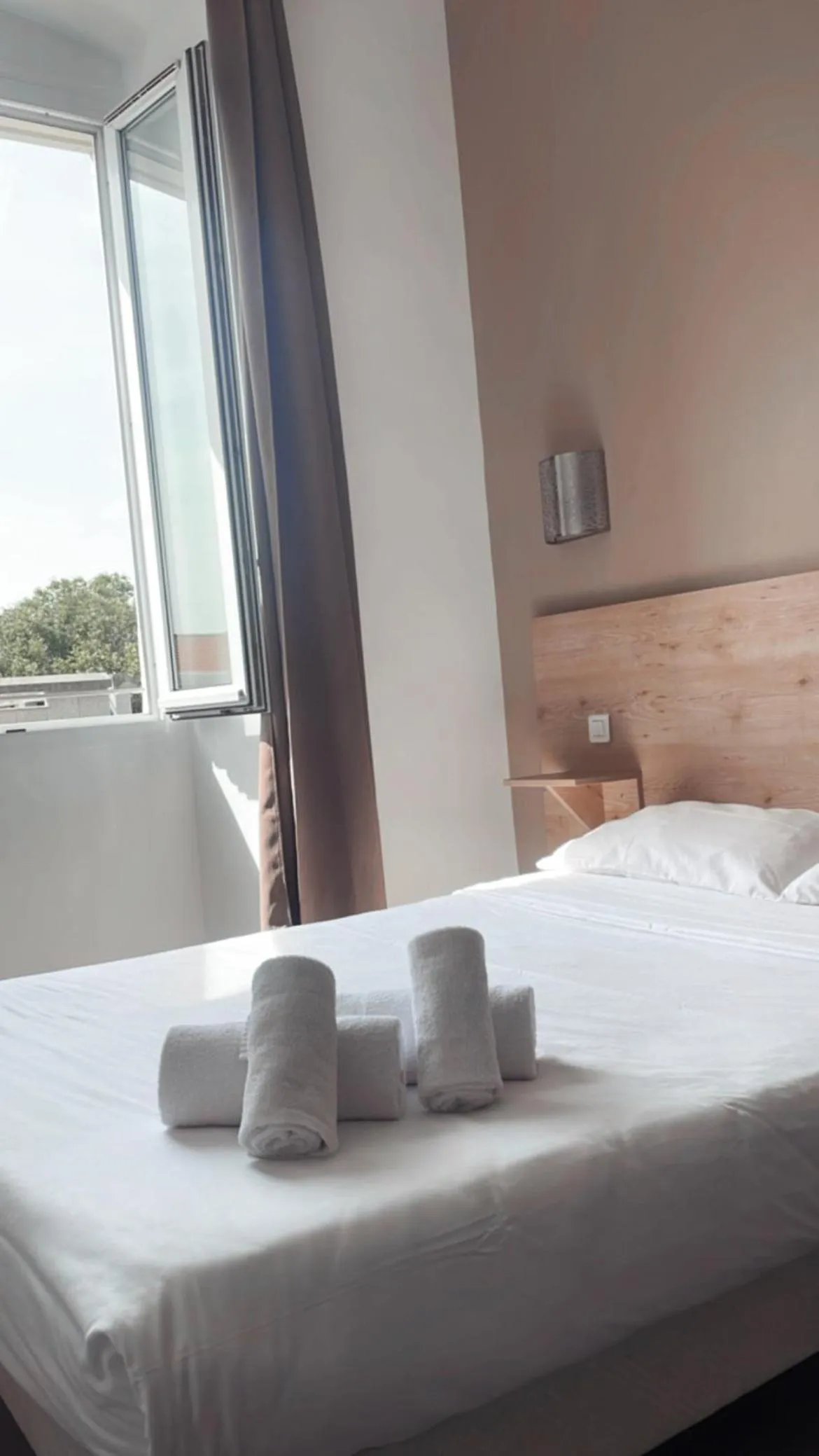 Bed in Hotel Riviera