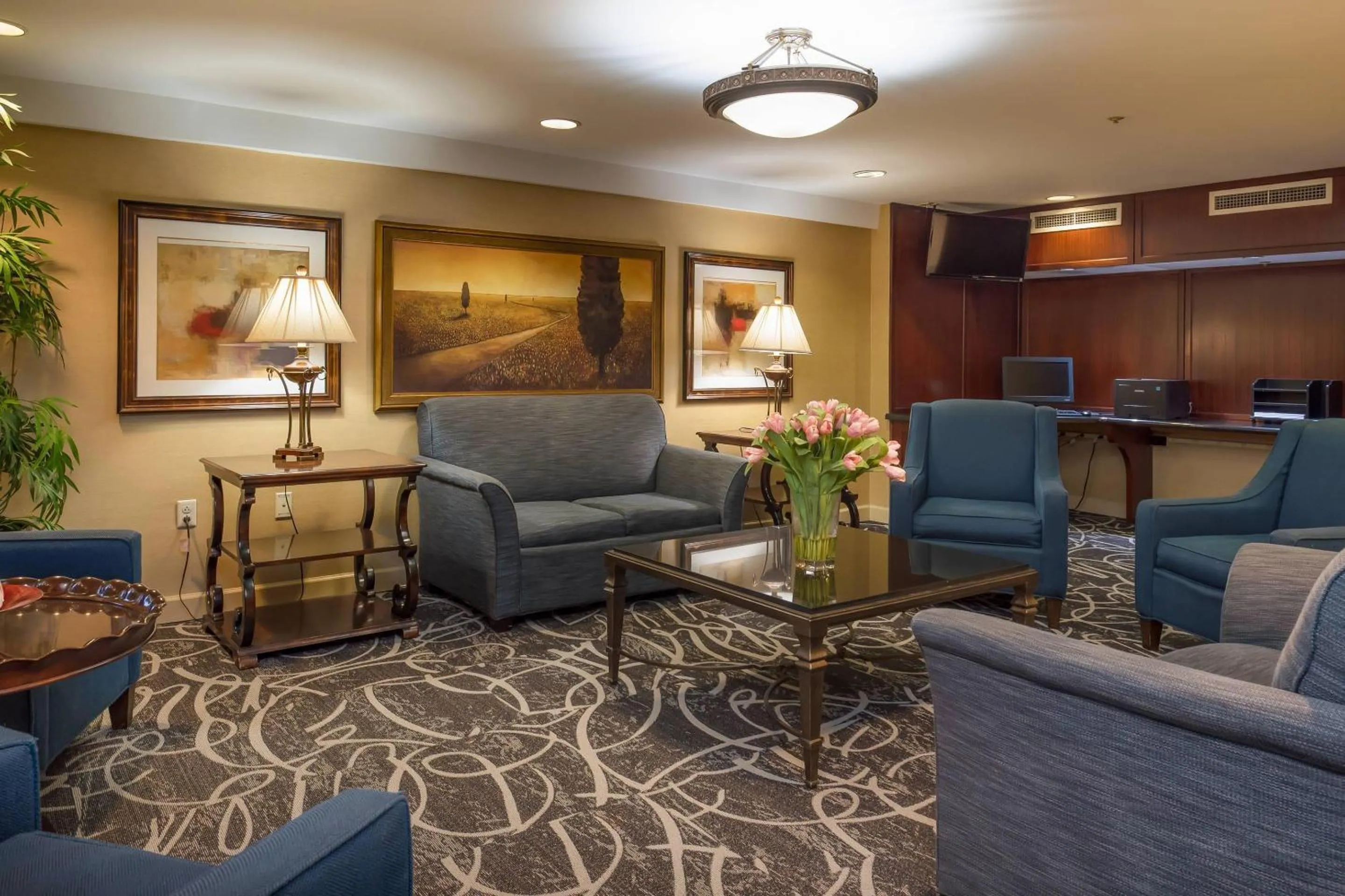 Business facilities in Clarion Collection Hotel Arlington Court Suites
