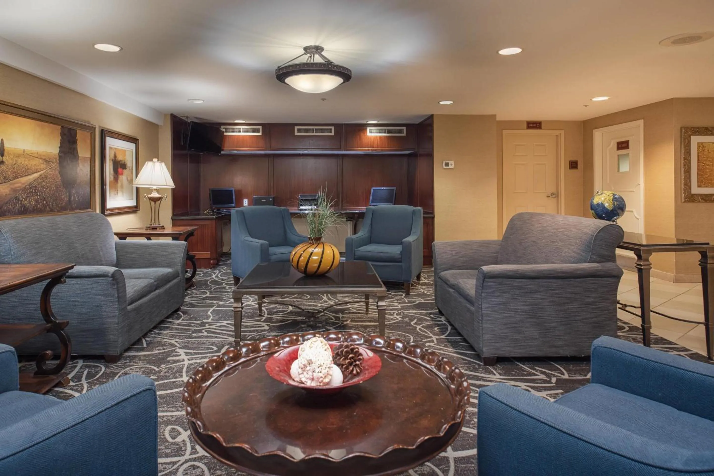 Business facilities in Clarion Collection Hotel Arlington Court Suites