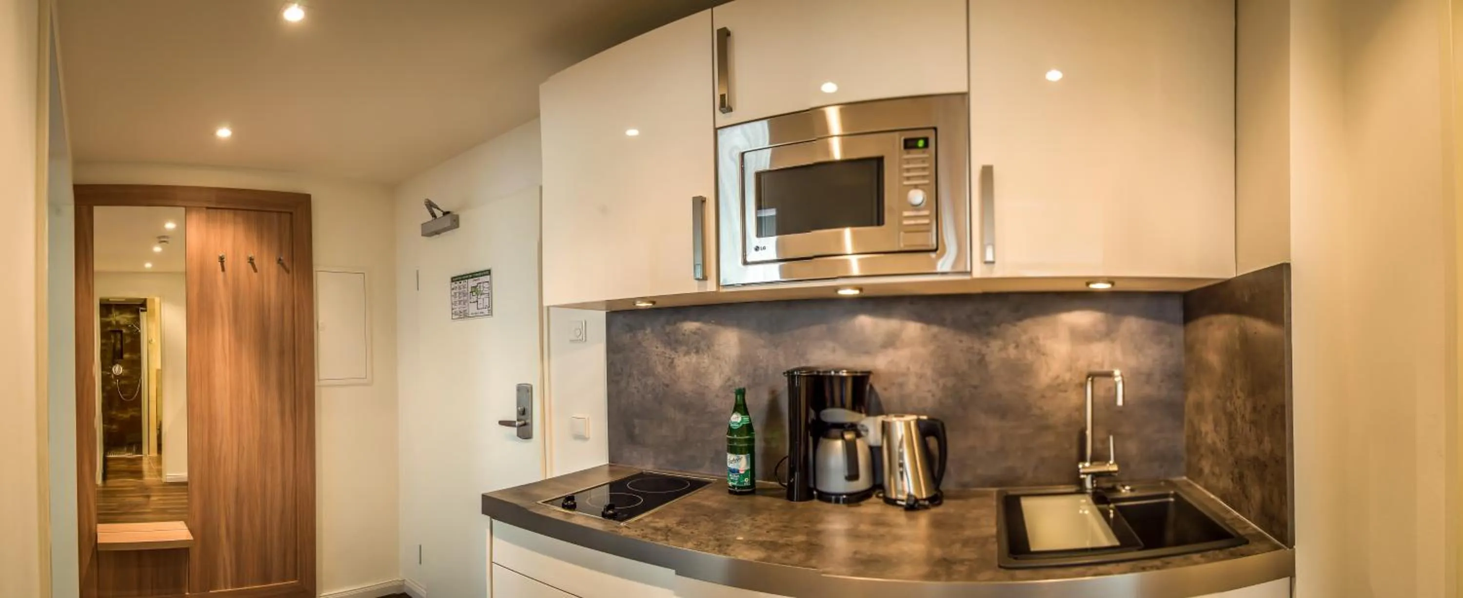 Kitchen or kitchenette in Hotel Warnow