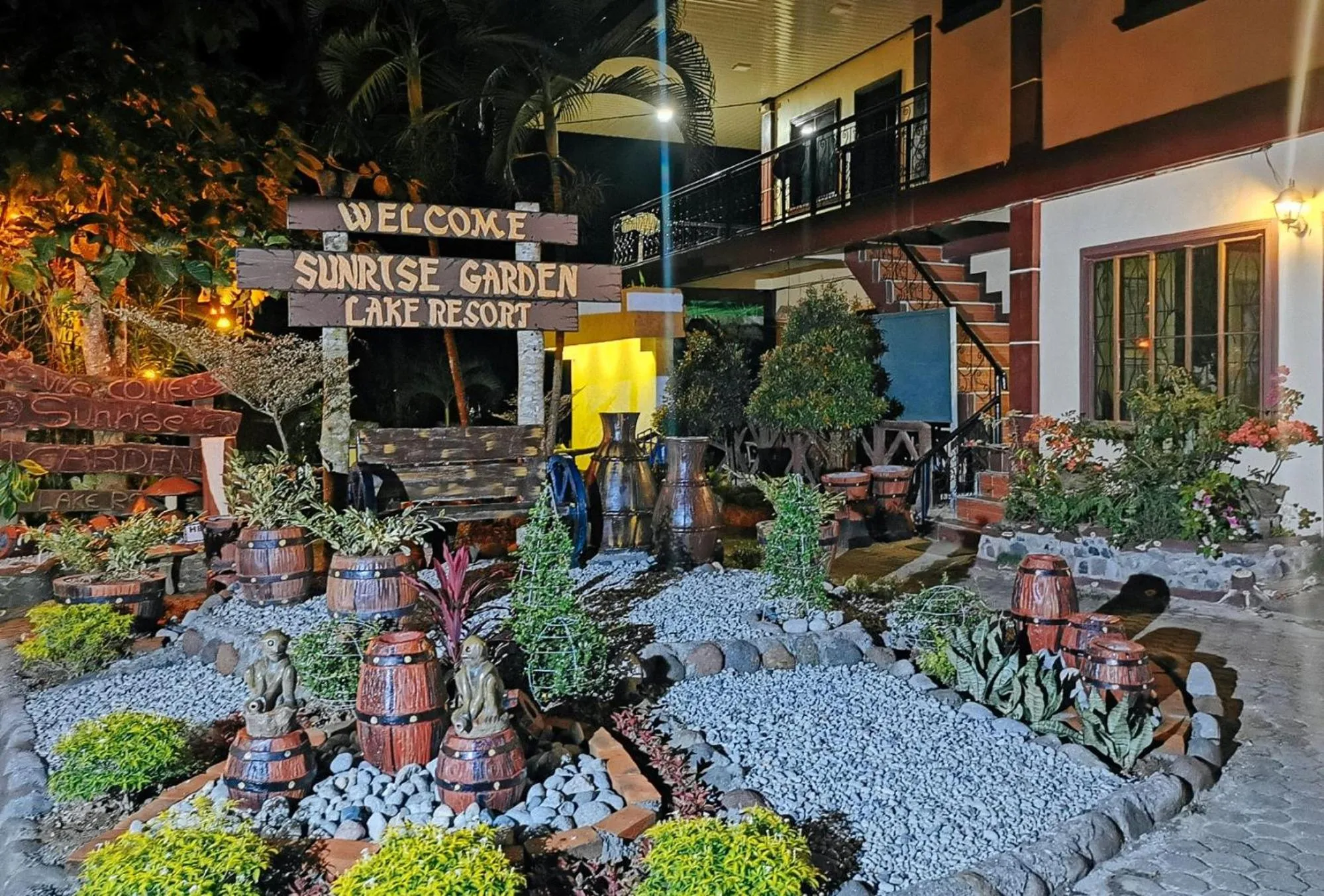 Garden in Sunrise Garden Lake Resort