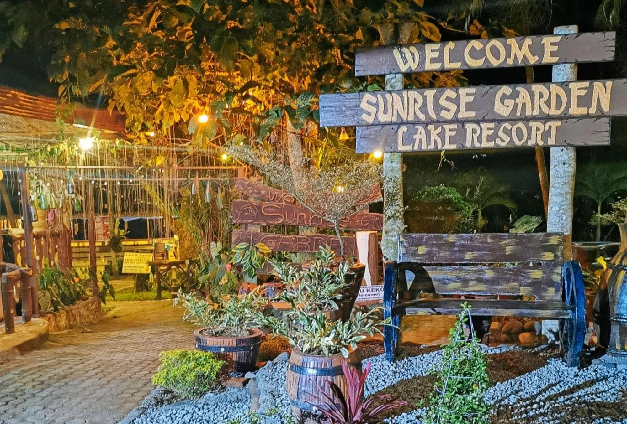 Area and facilities in Sunrise Garden Lake Resort