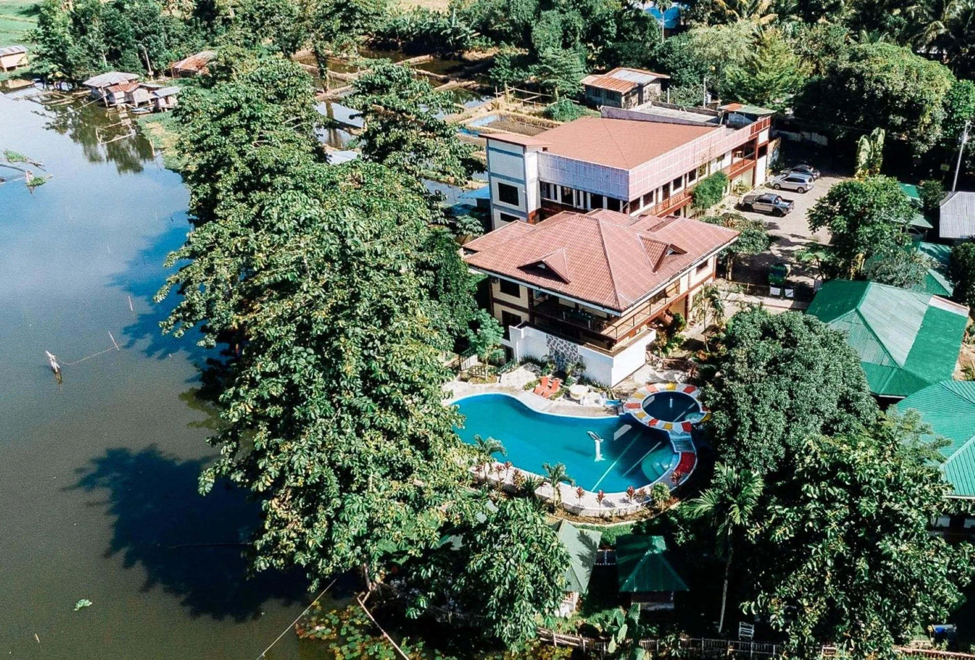 Property building in Sunrise Garden Lake Resort