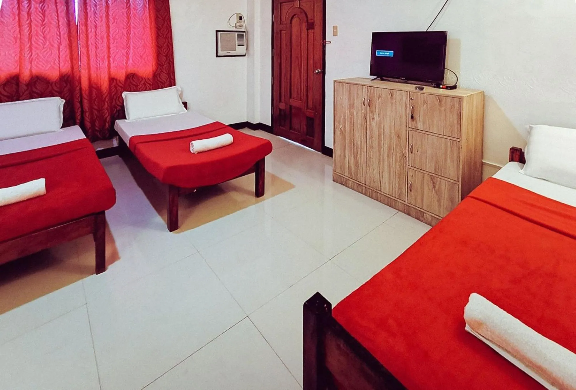 Bed in Sunrise Garden Lake Resort