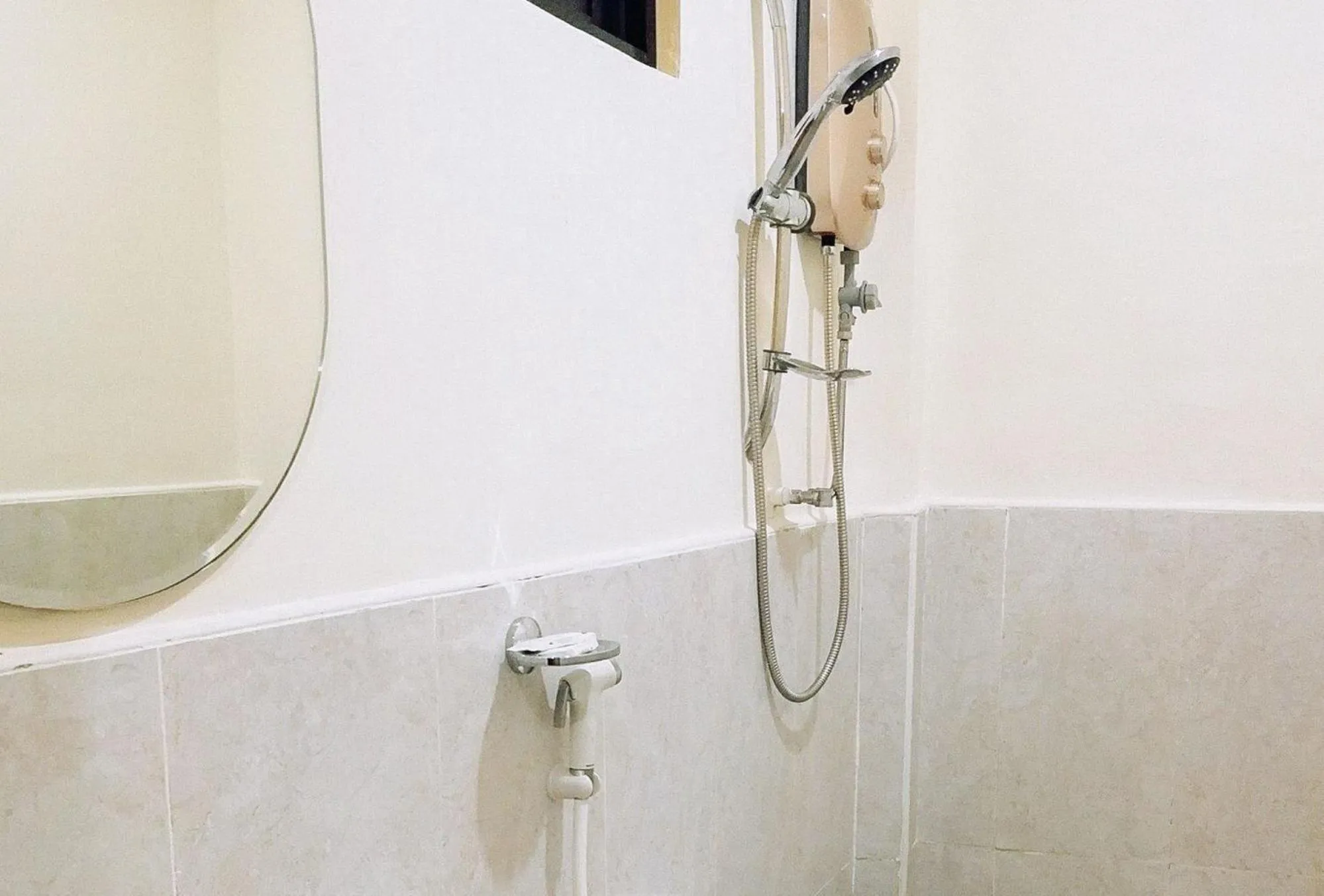 Shower in Sunrise Garden Lake Resort