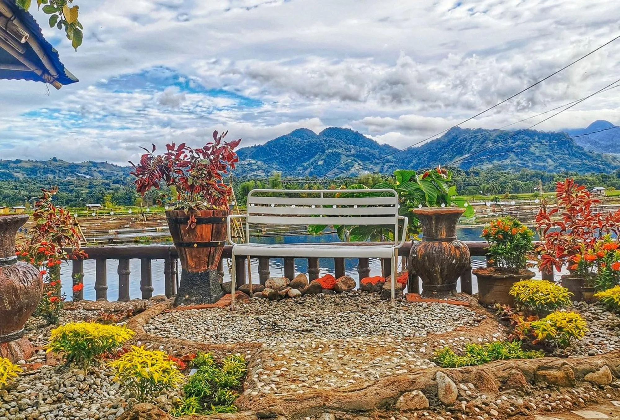 Area and facilities in Sunrise Garden Lake Resort