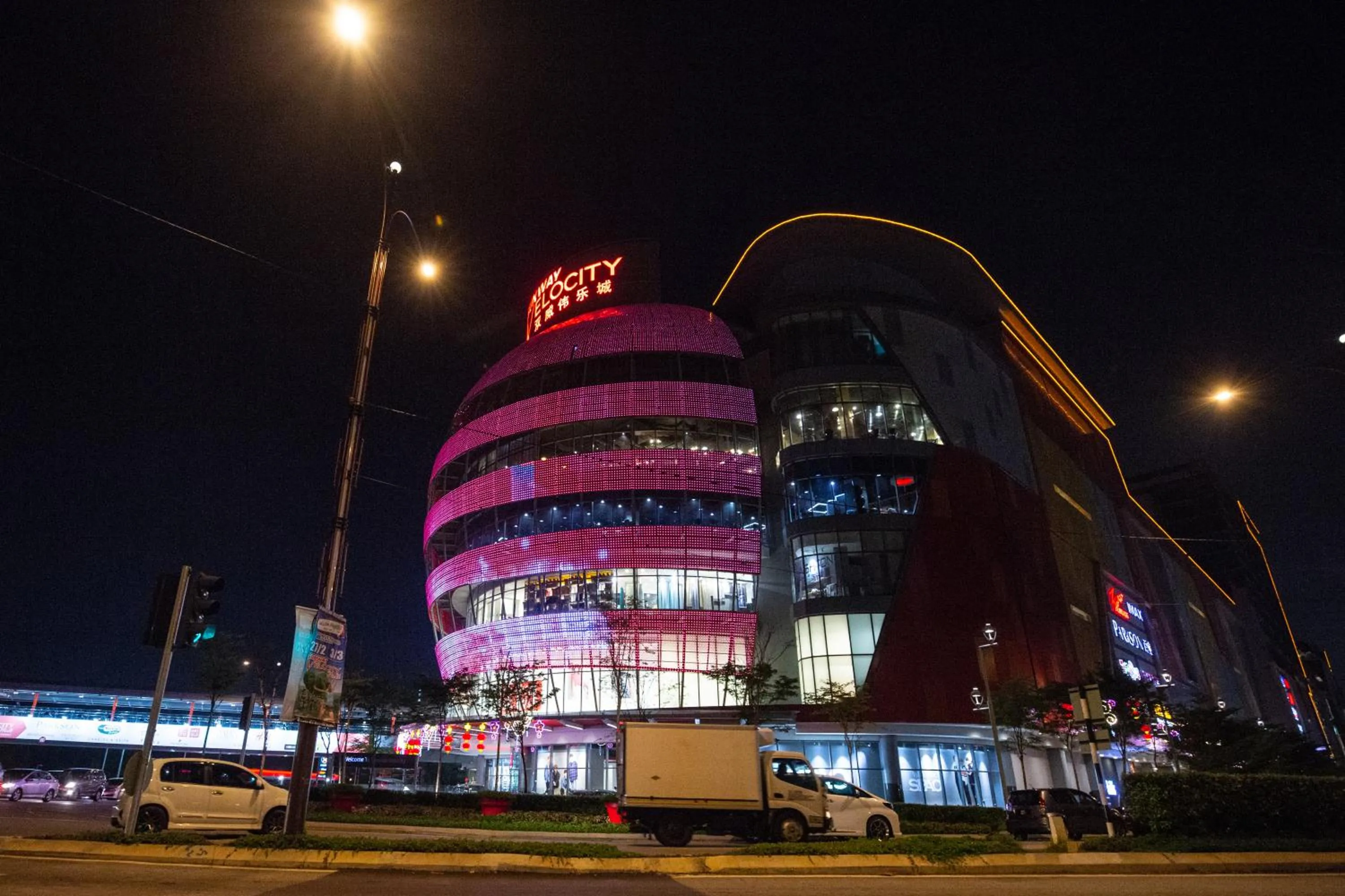 Restaurant/places to eat in Velocity KL By PSM Luxury Suites