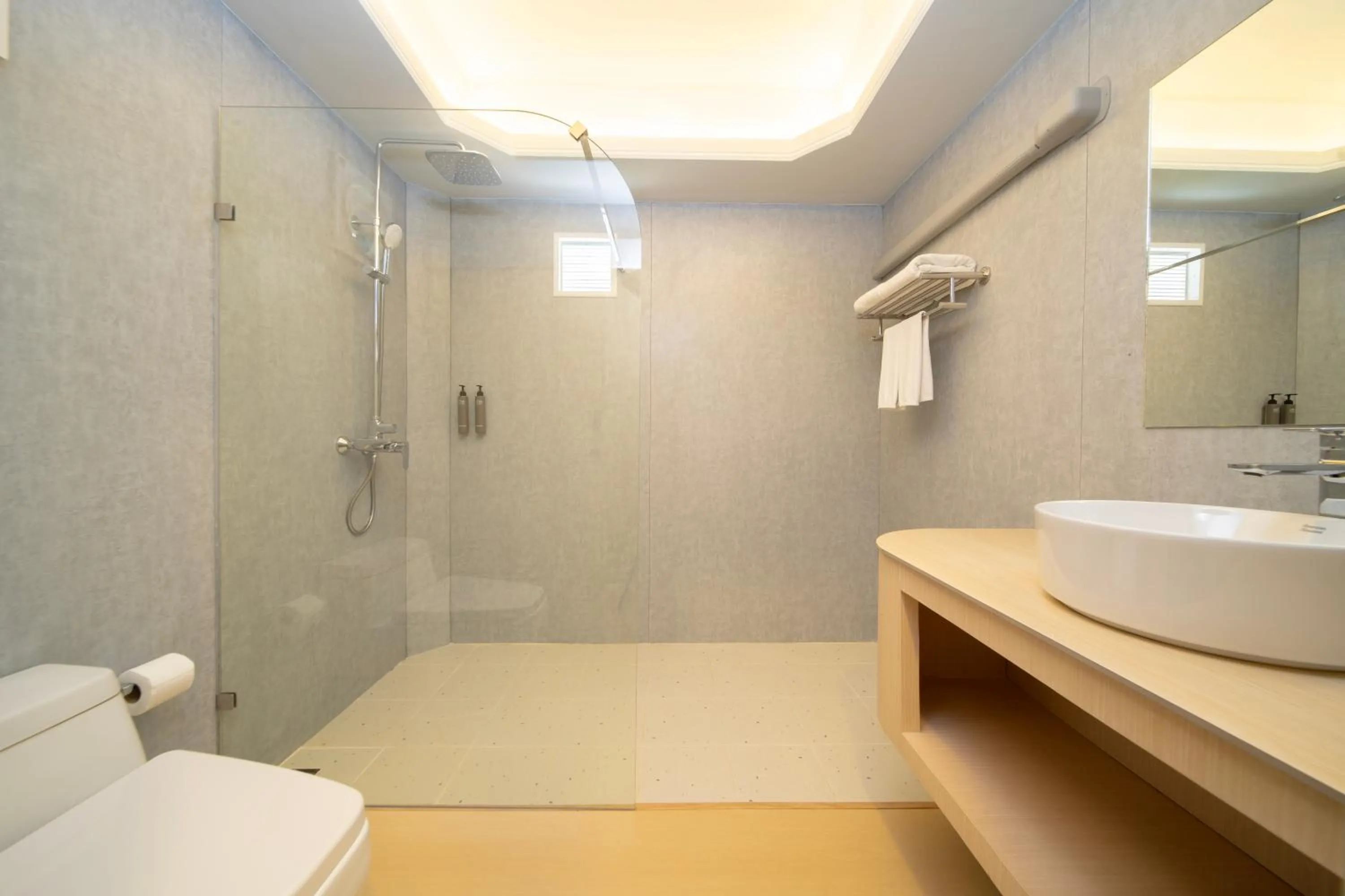 Bathroom in Koh Chang Paradise Hill