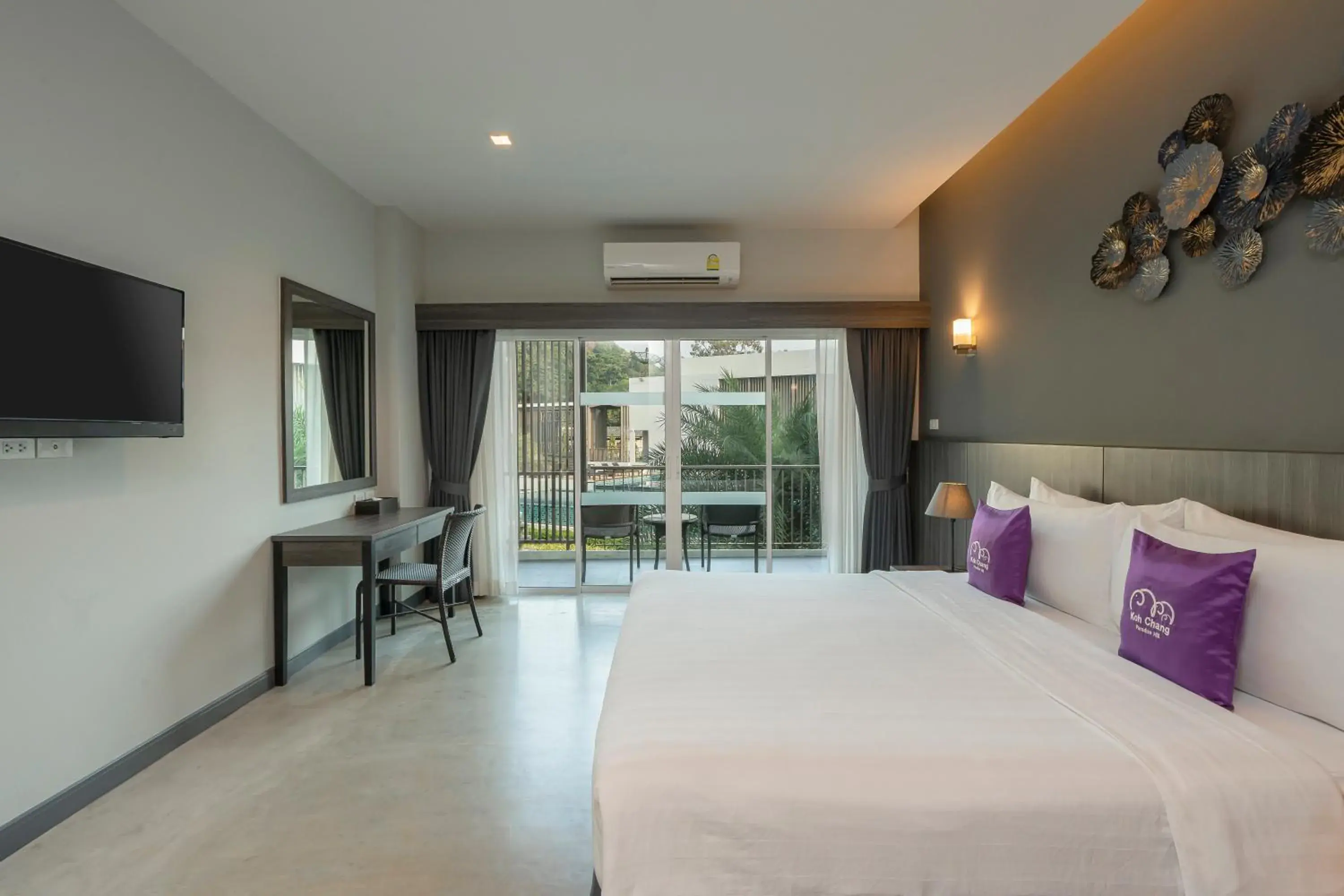 Deluxe Double or Twin Room with Pool View in Koh Chang Paradise Hill Deluxe Double or Twin Room with Pool View in Koh Chang Paradise Hill