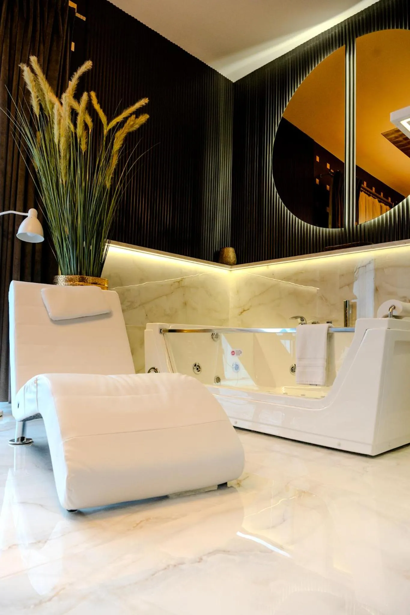 Seating area in Hotel Luxor