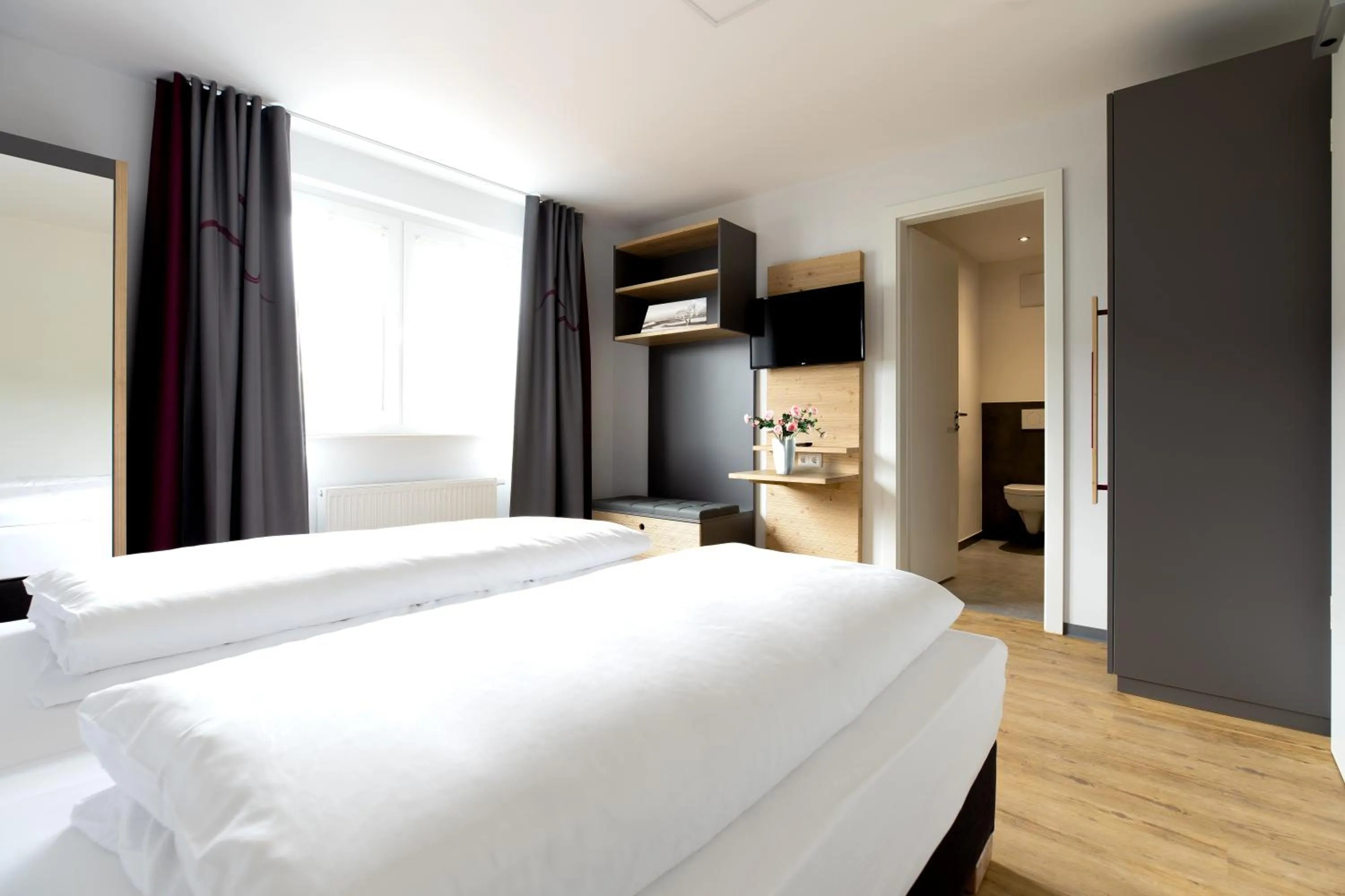 Photo of the whole room, Bed in K1 Hotel Willingen