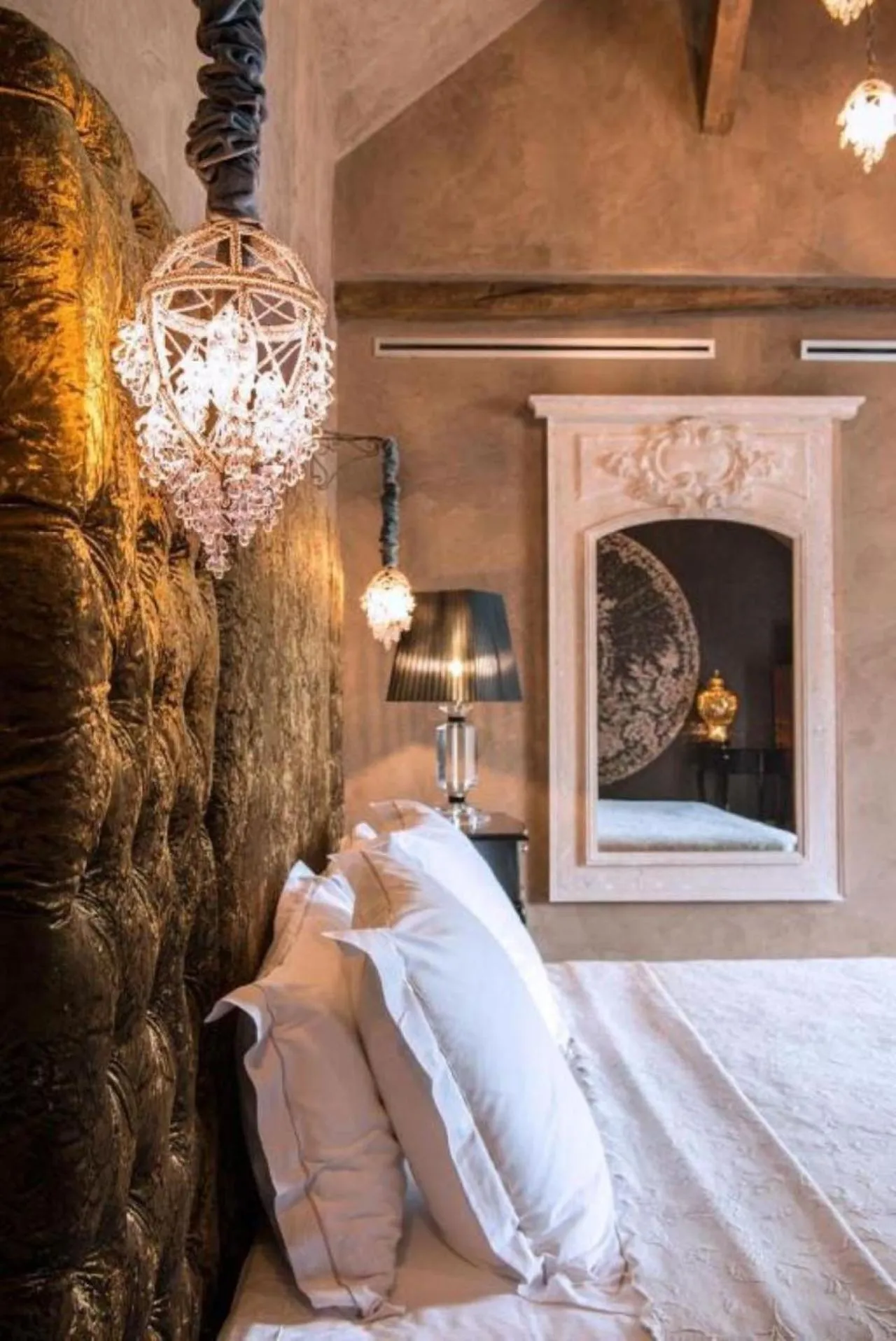 Bed in Château de l'Epinay