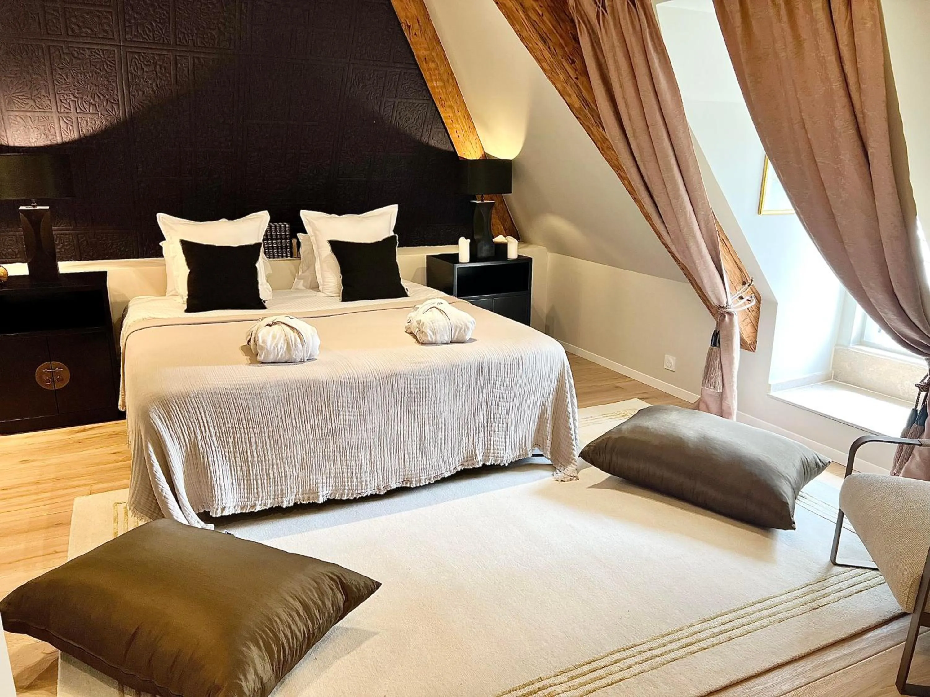 Bedroom, Bed in Château de l'Epinay