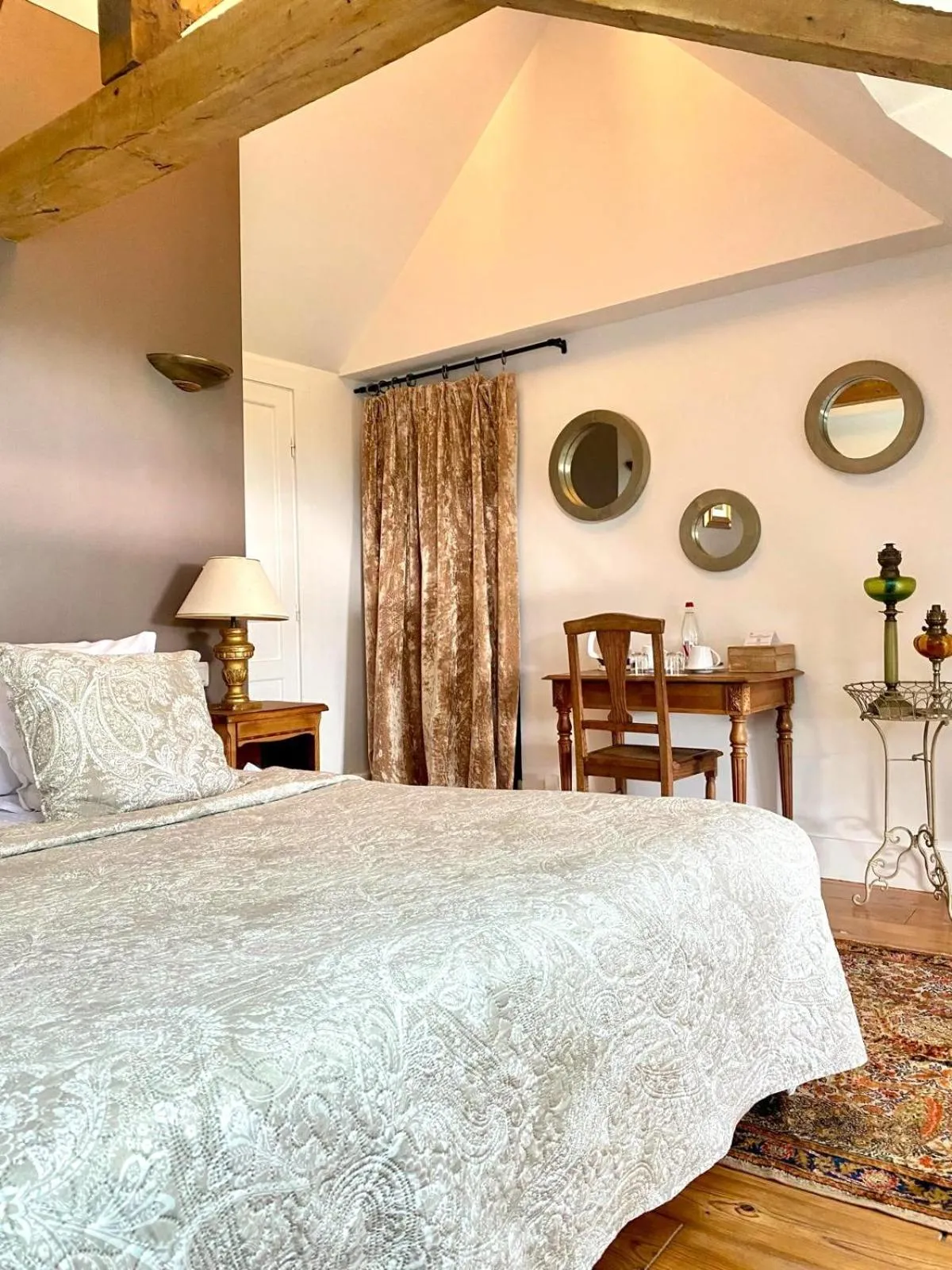 Bed in Château de l'Epinay